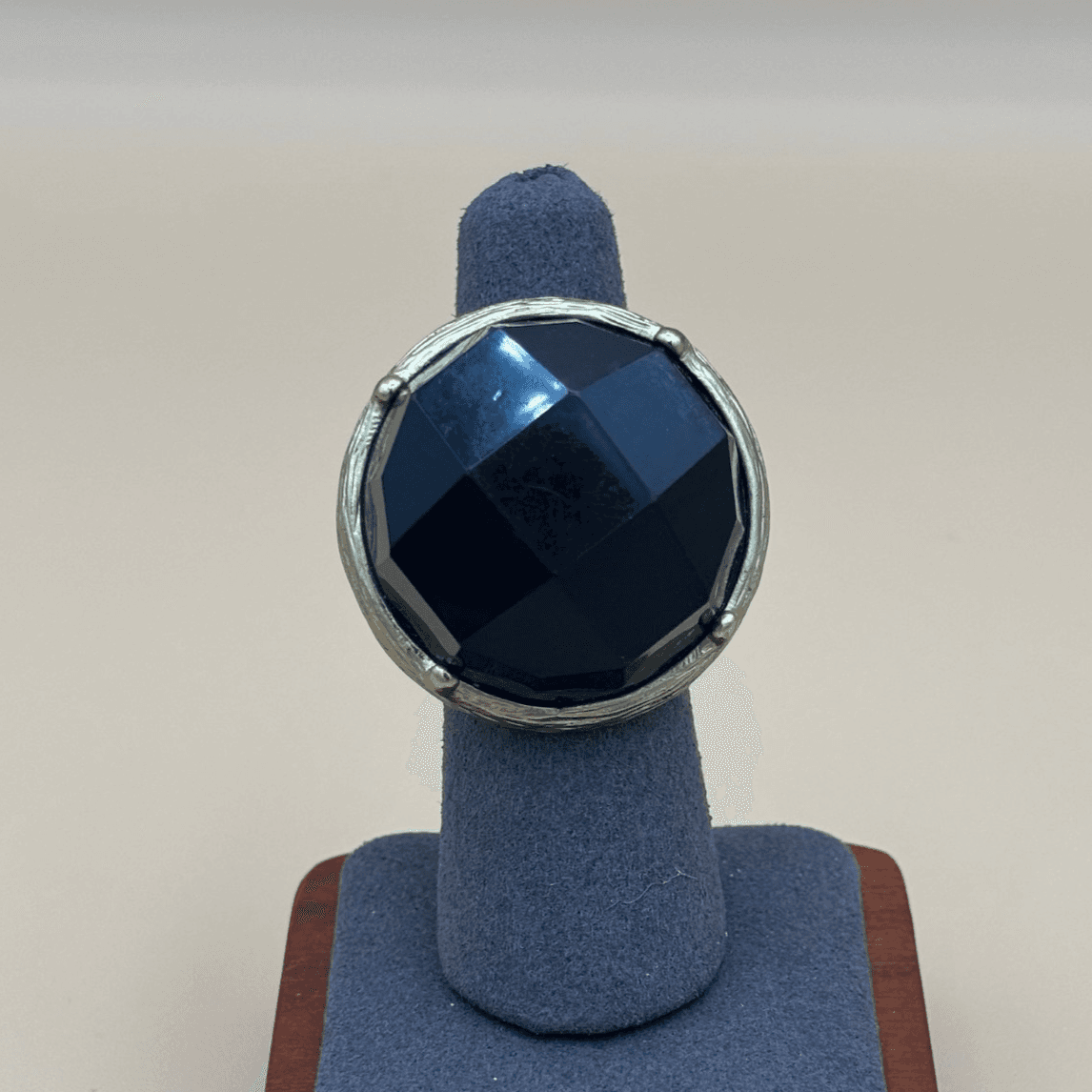 Vintage Black Onyx Gemstone Gold-Toned Classic Cocktail Charm Ring - Size 12 - Image 1