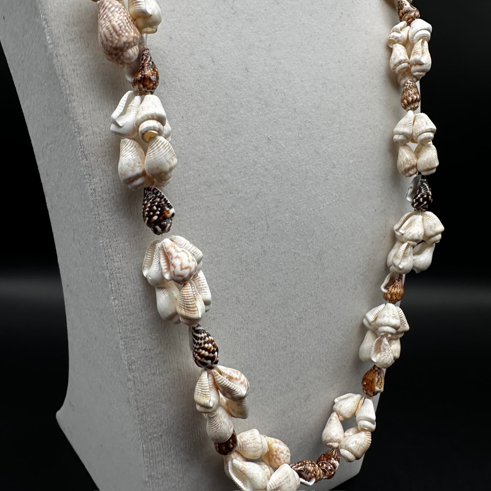 Vintage Natural Brown & White Seashell Strand Necklace Bohemian 80s Jewelry - Thumbnail 3