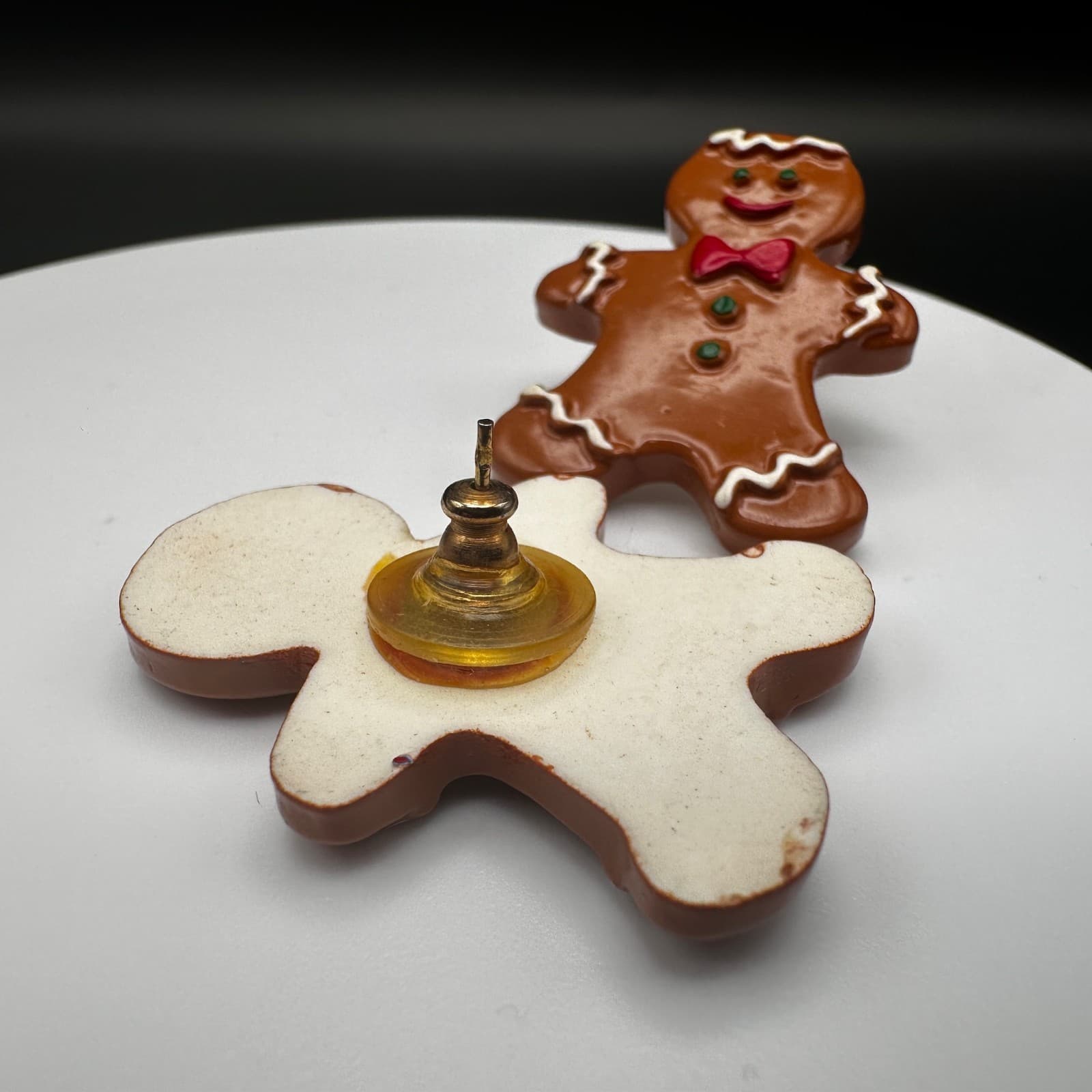 Vintage Y2K Gingerbread Man Earrings Christmas Staple Novelty Post Stud Jewelry - Thumbnail 4
