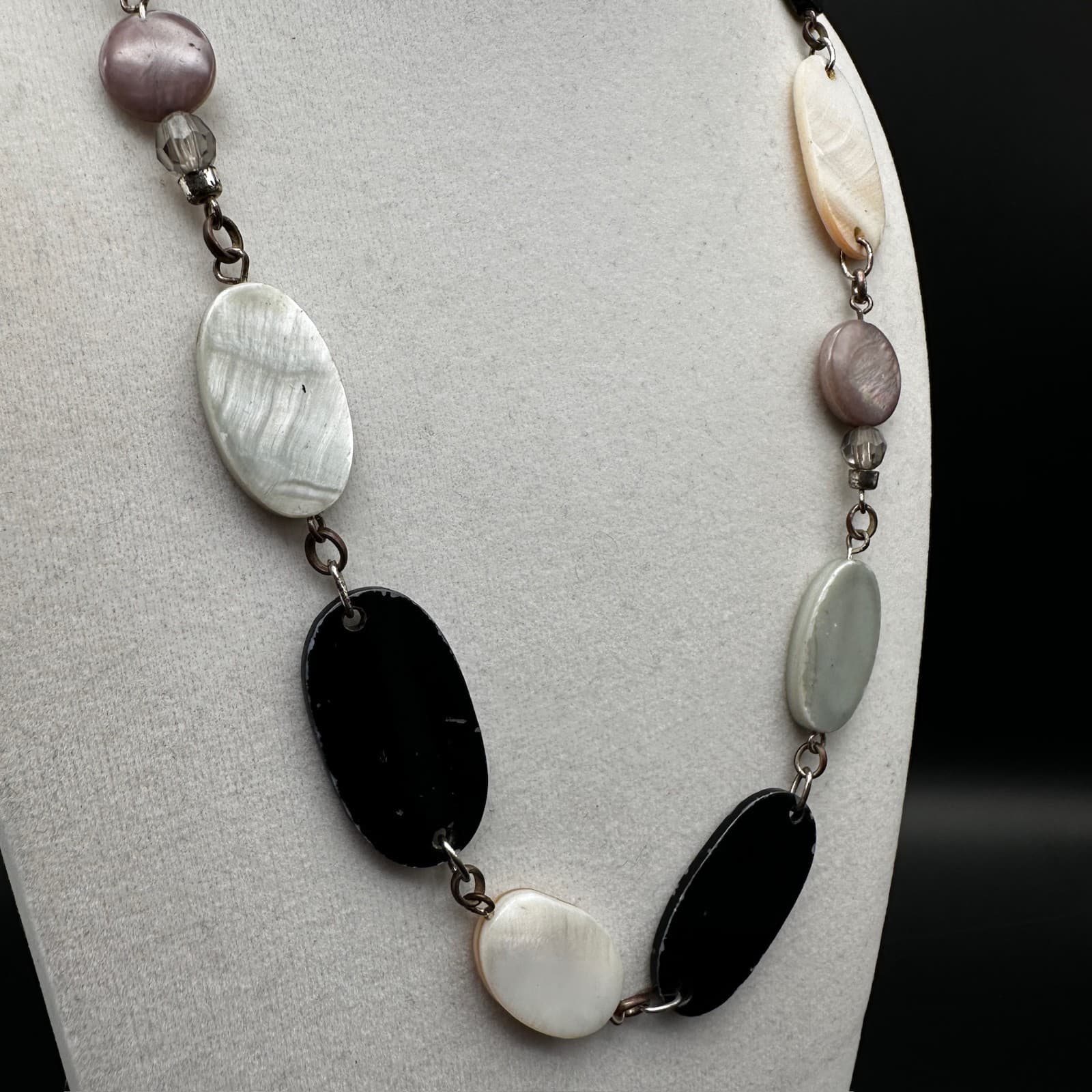Vintage Black, White Oval Flat Necklace bead single strand statement Jewelry - Thumbnail 3