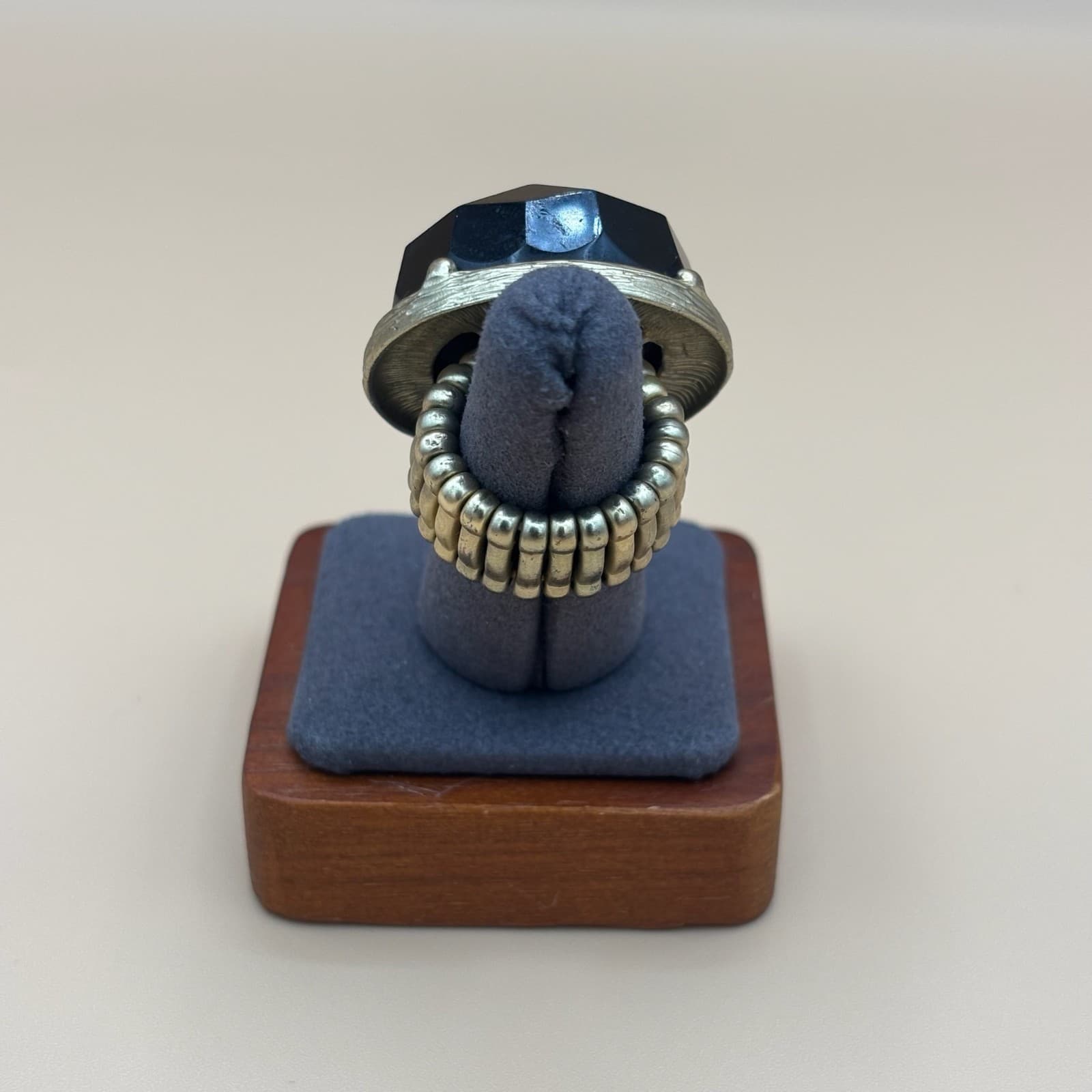 Vintage Black Onyx Gemstone Gold-Toned Classic Cocktail Charm Ring - Size 12 - Thumbnail 3