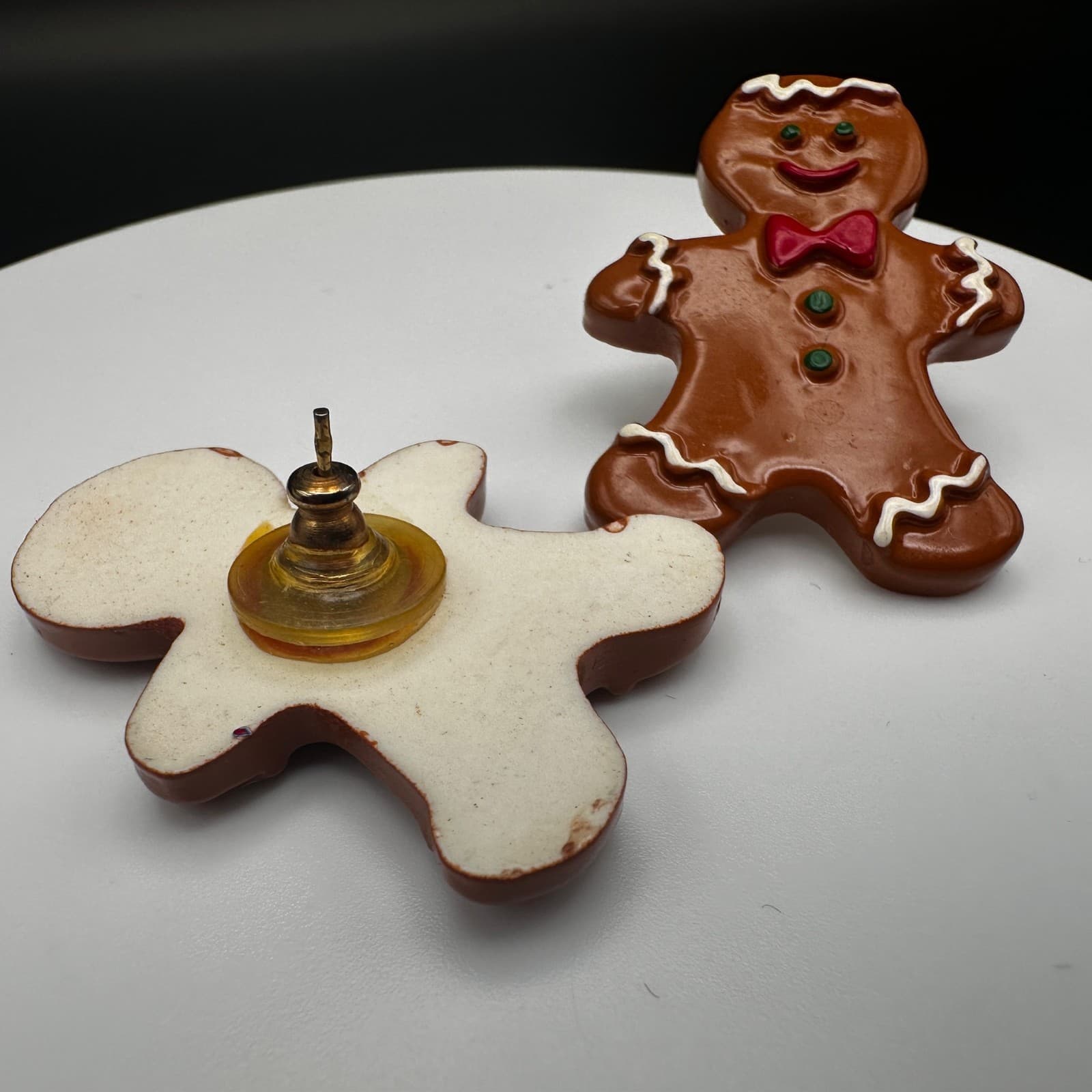 Vintage Y2K Gingerbread Man Earrings Christmas Staple Novelty Post Stud Jewelry - Thumbnail 3