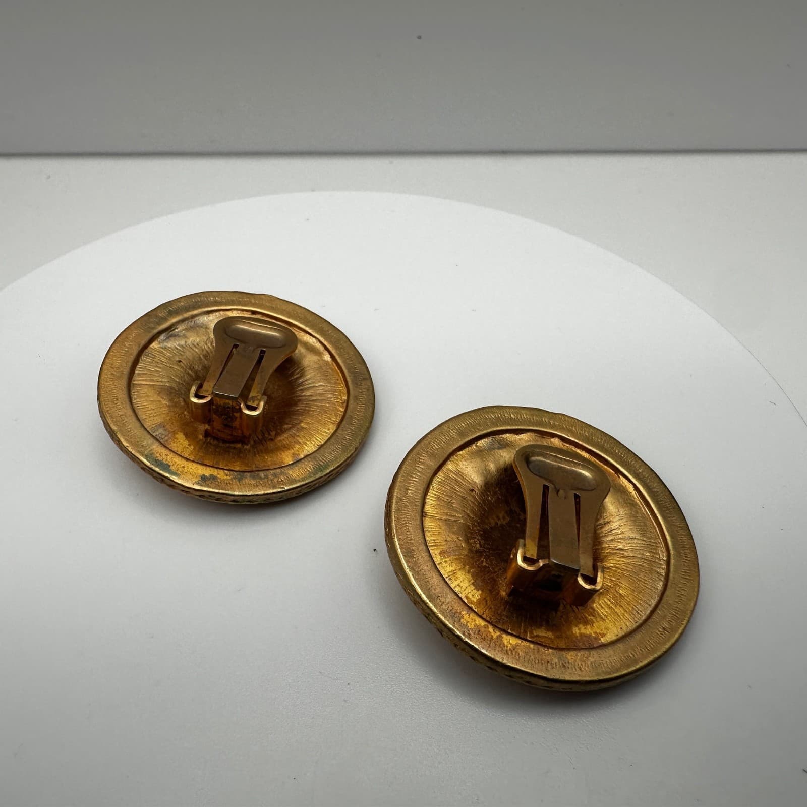 Vintage 90s Gold Tone & White Enamel Anchor Nautical Clip on Earring Jewelry - Thumbnail 4