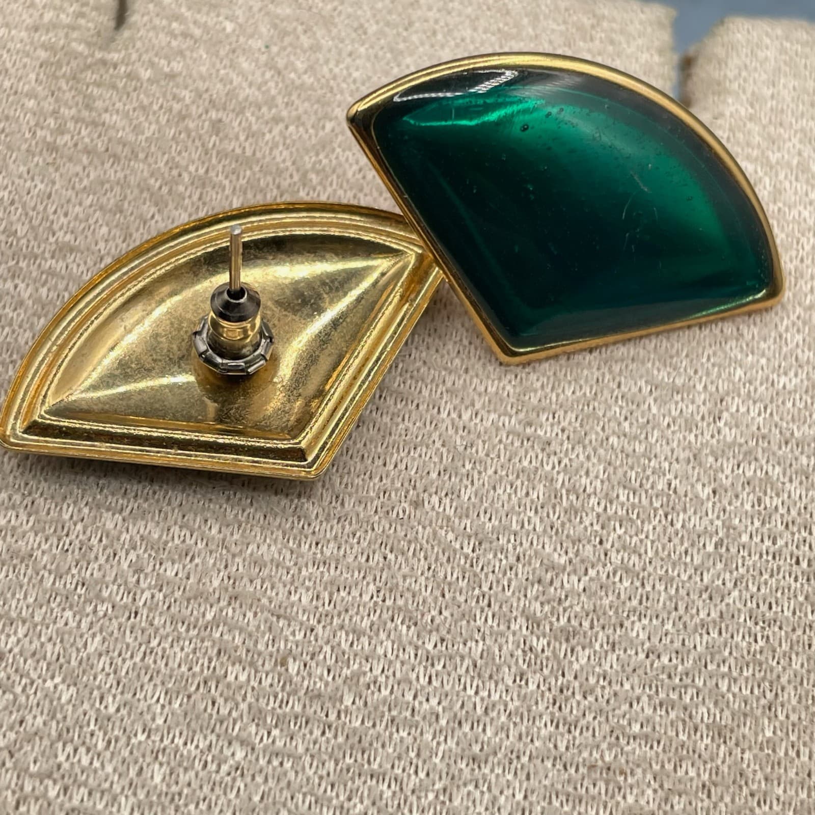 Vintage Style Emerald Green Enamel Stud Earrings Gold Tone Abstract Geometric - Thumbnail 7