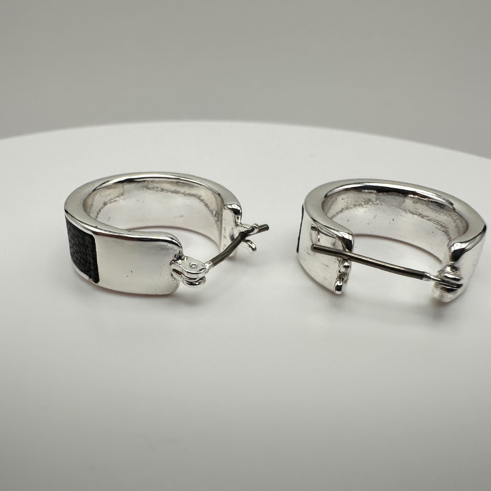 Vintage 90s Wide Hoop Earrings Silver Tone Black Leatherette Accent Women's - Thumbnail 4