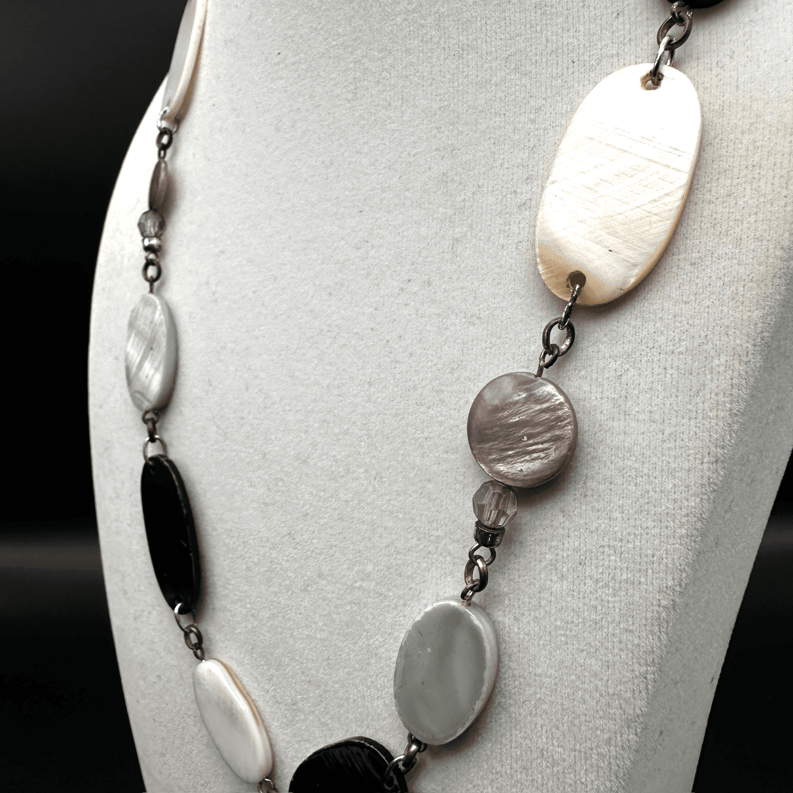 Vintage Black, White Oval Flat Necklace bead single strand statement Jewelry - Thumbnail 6