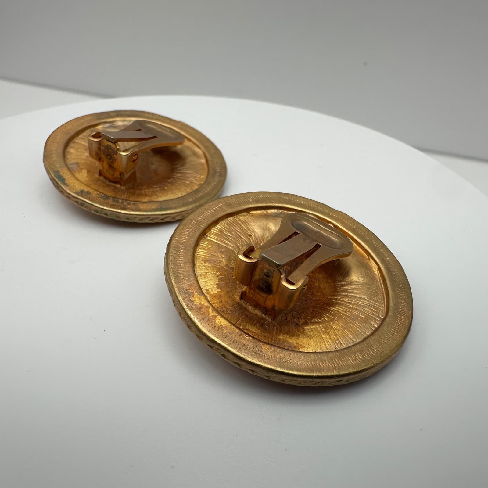 Vintage 90s Gold Tone & White Enamel Anchor Nautical Clip on Earring Jewelry - Thumbnail 5