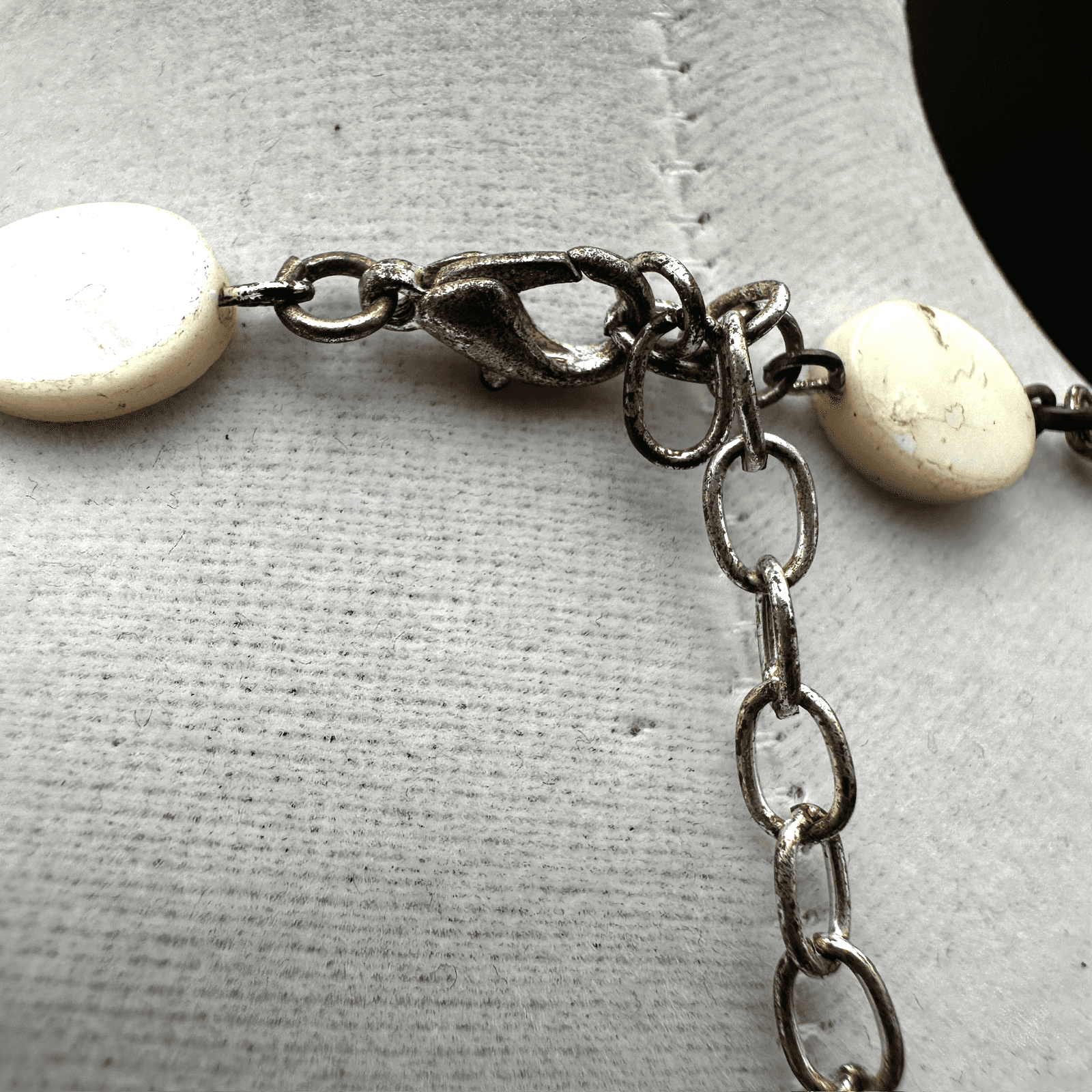 Vintage Black, White Oval Flat Necklace bead single strand statement Jewelry - Thumbnail 7