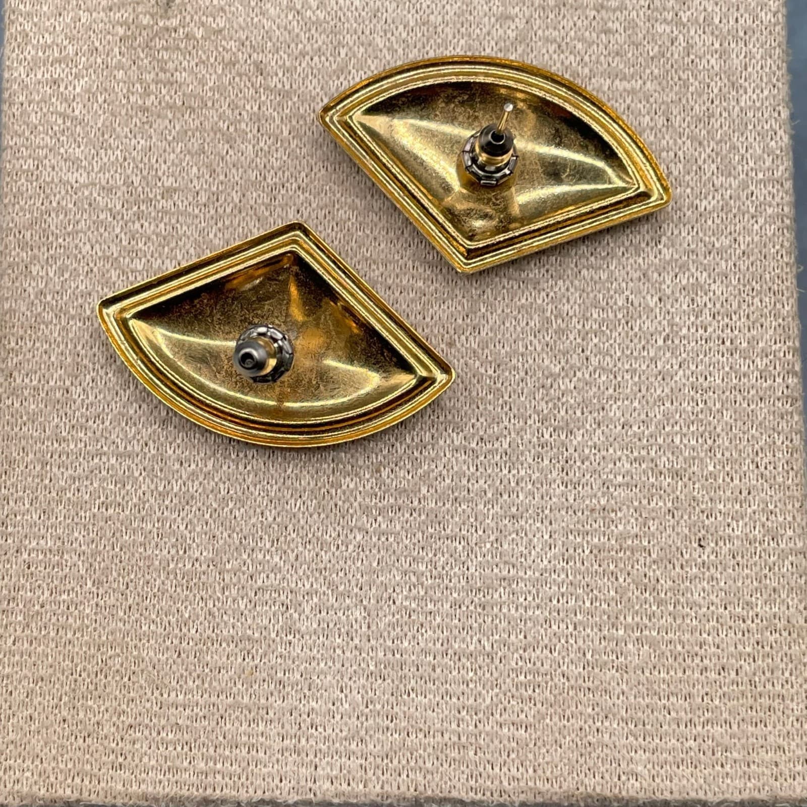 Vintage Style Emerald Green Enamel Stud Earrings Gold Tone Abstract Geometric - Thumbnail 5