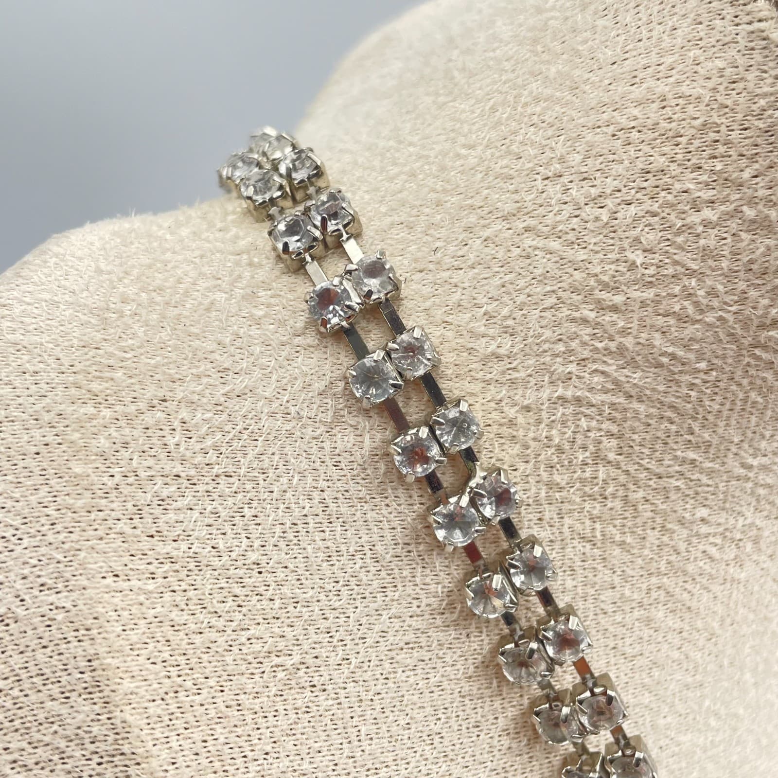 Vintage 90s SilverTone Clear Glass Double Row Rhinestone Choker Necklace Jewelry - Thumbnail 4