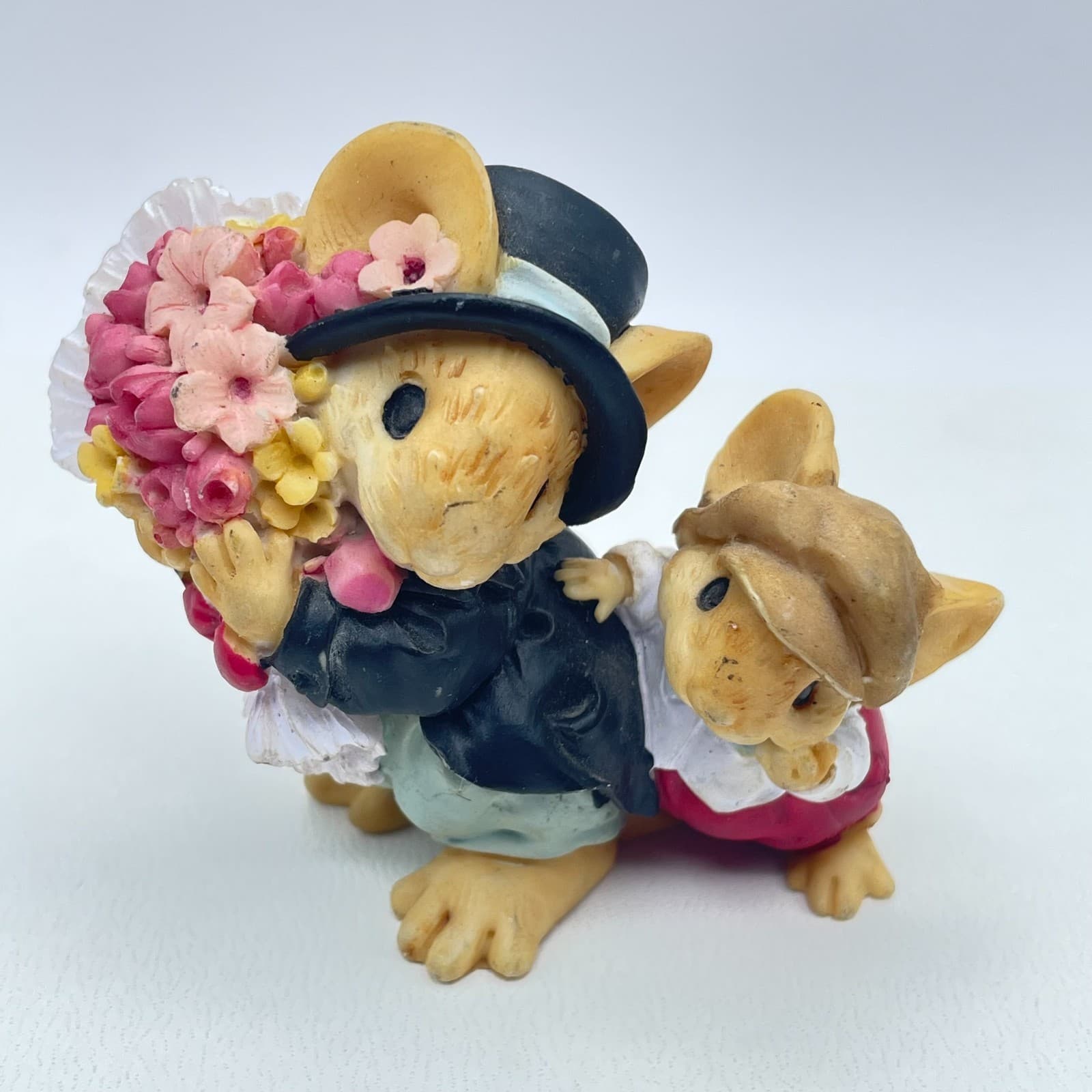 Vintage Ganz 1991 Little Cheesers Flowers Mouse & Mice Decorative Figurine - Image 1