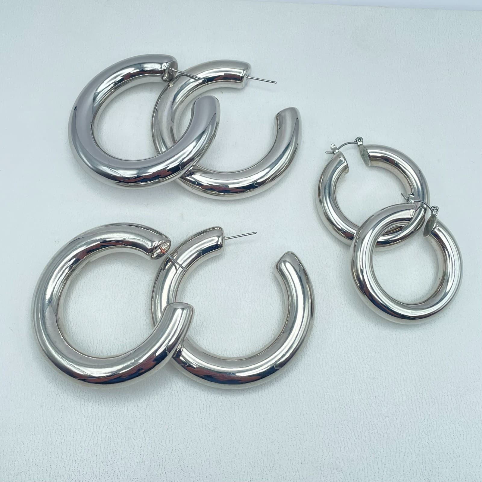 Vintage 90s Silver Tone Chunky Hoop Bold Earrings Women's Classic Jewelry - Image 1