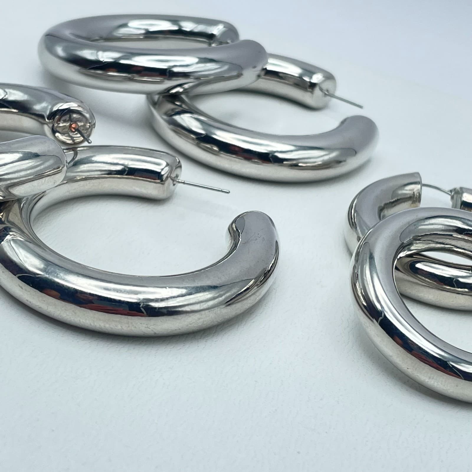 Vintage 90s Silver Tone Chunky Hoop Bold Earrings Women's Classic Jewelry - Thumbnail 9