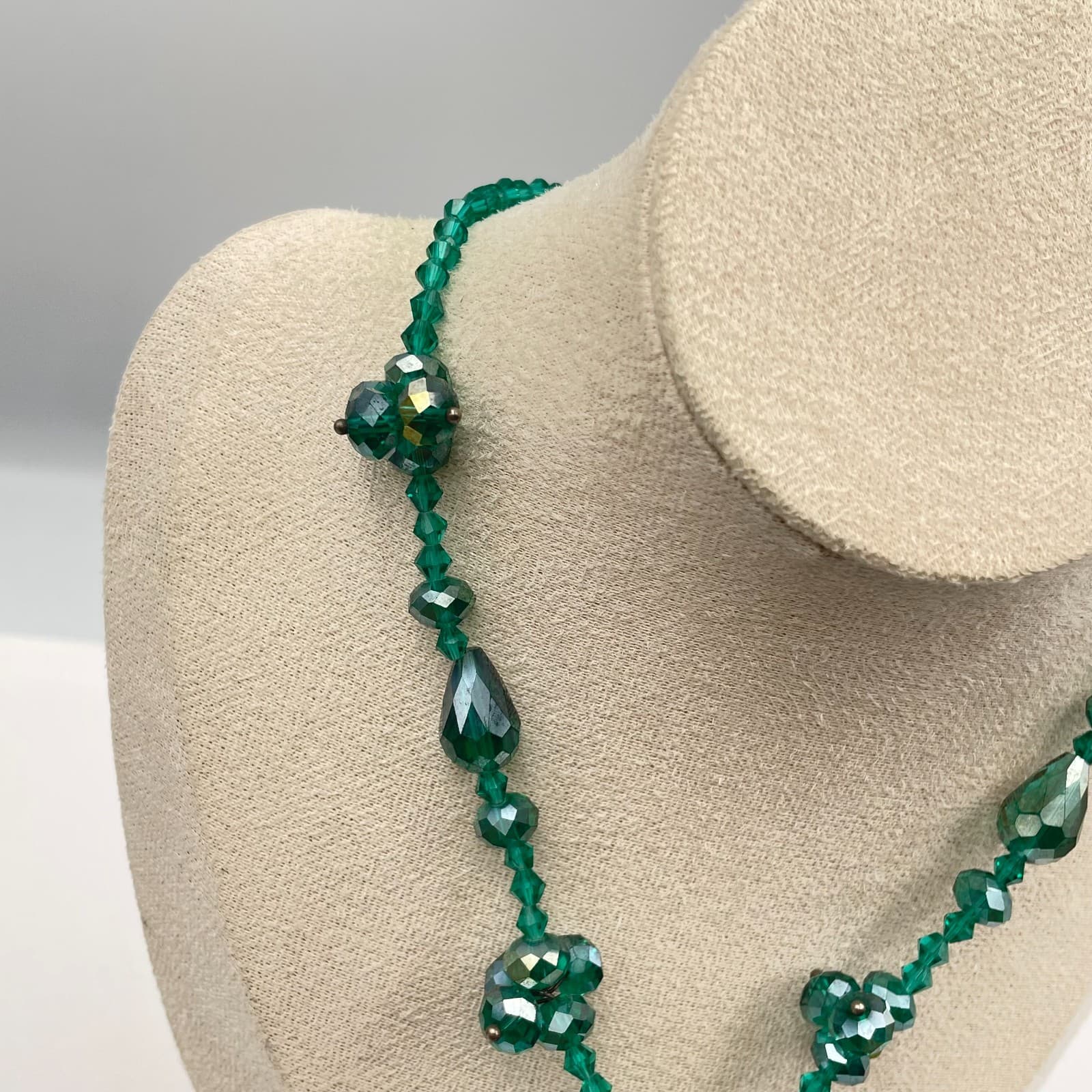 Vintage 90s Faceted Green Glass Beaded Tassel Necklace Boho Statement Jewelry - Thumbnail 4