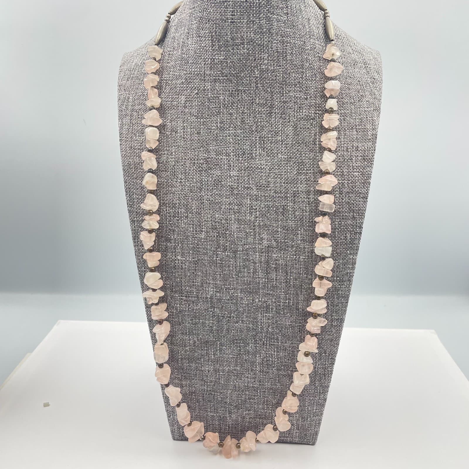 Vintage 80s Rose Quartz Style Pink Stone Chip Necklace Boho Classic Jewelry - Image 1