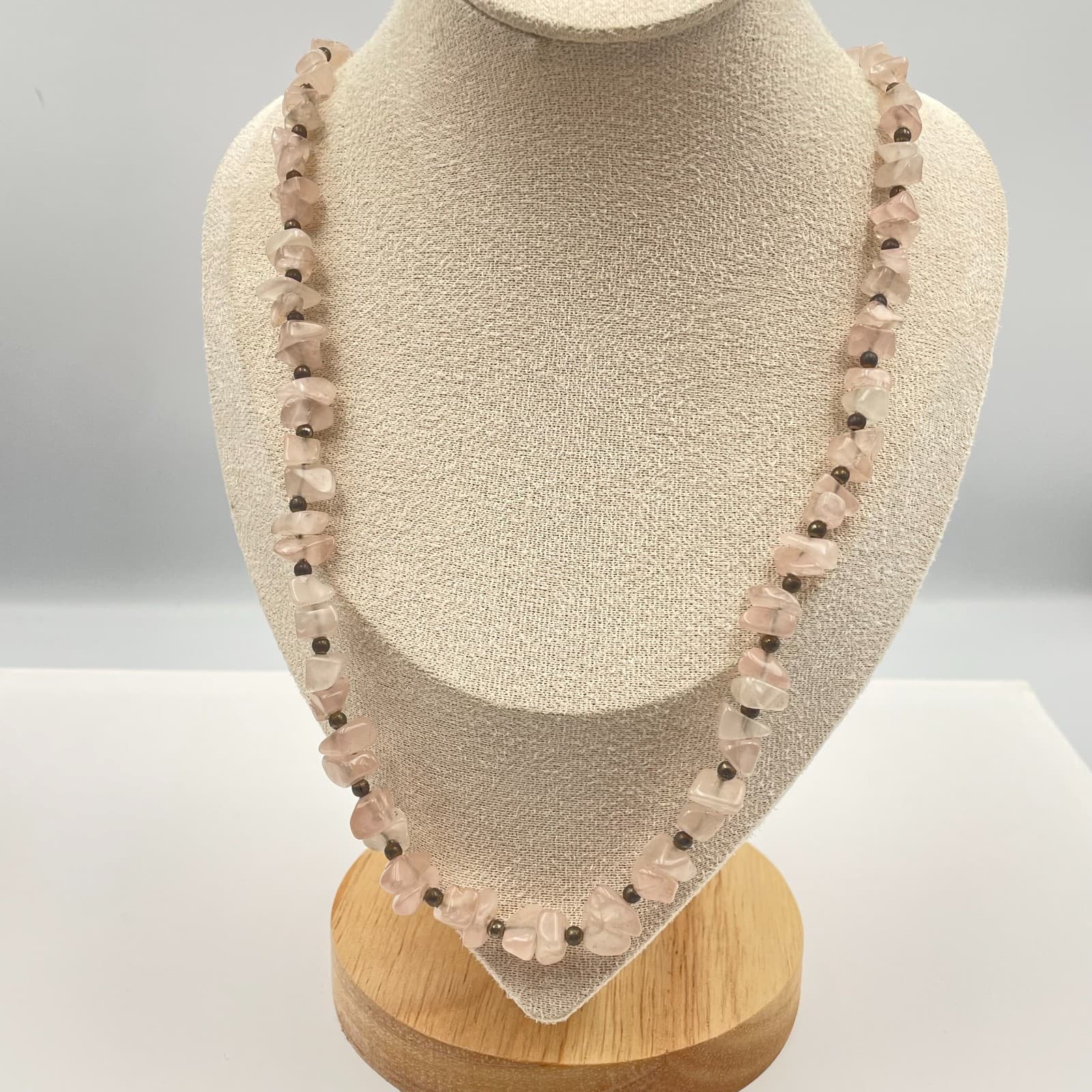 Vintage 80s Rose Quartz Style Pink Stone Chip Necklace Boho Classic Jewelry - Thumbnail 3