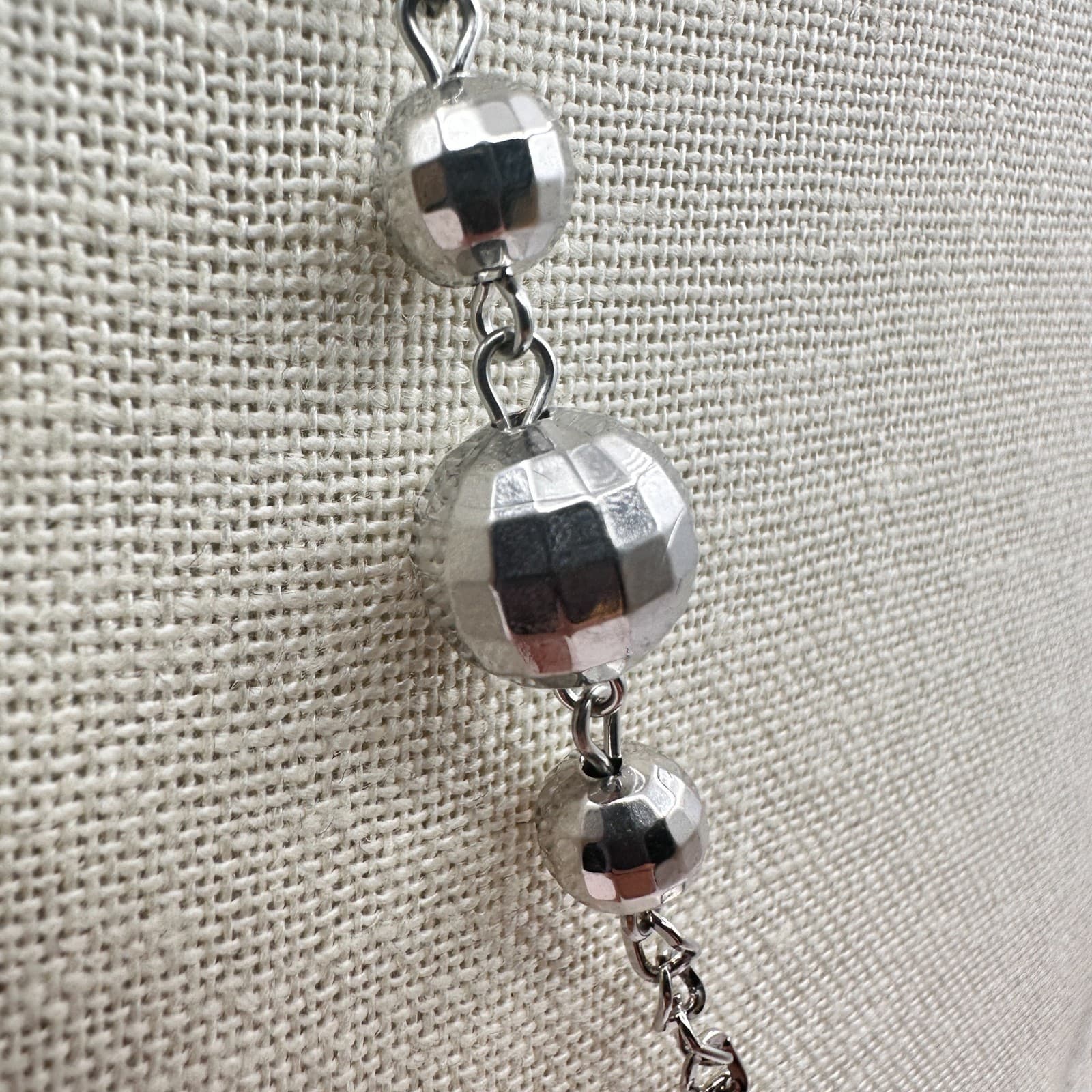 Vintage 90s Silver Tone Faceted Disco Ball Bead Station Necklace Retro Jewelry - Thumbnail 6