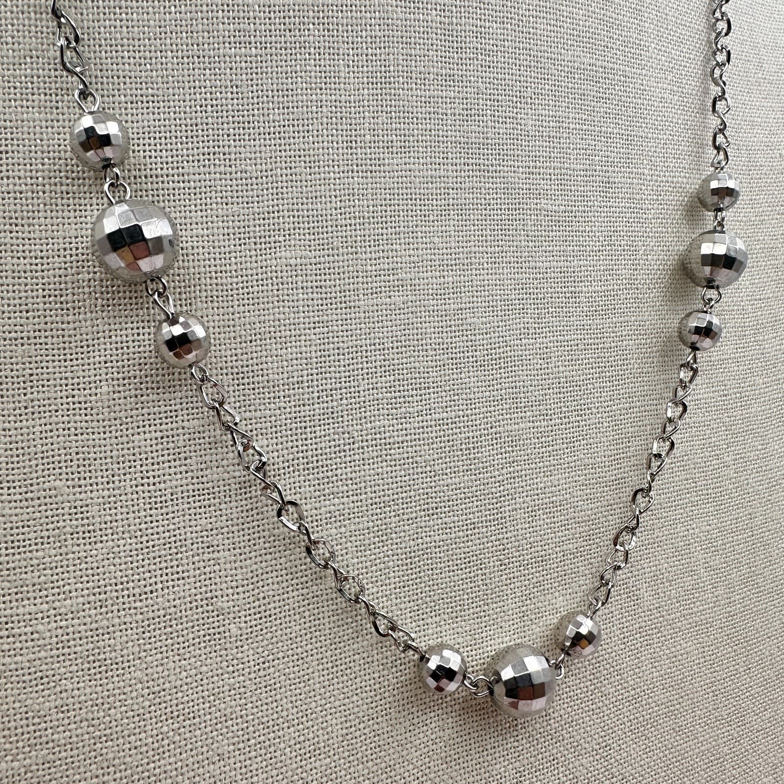 Vintage 90s Silver Tone Faceted Disco Ball Bead Station Necklace Retro Jewelry - Thumbnail 4