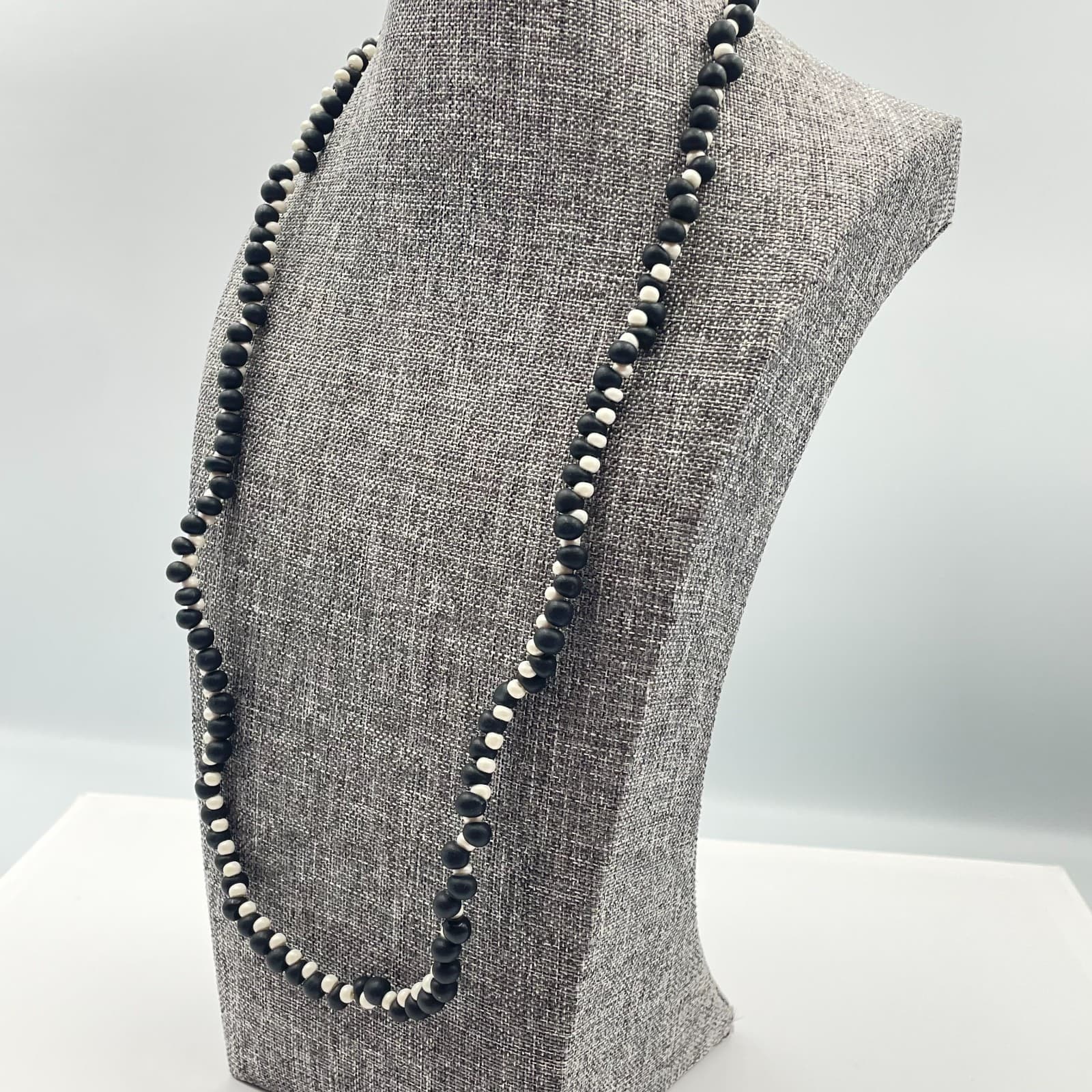 Vintage 90s Y2K Black White Matte Bead Necklace Boho Women's Classic Jewelry - Thumbnail 3