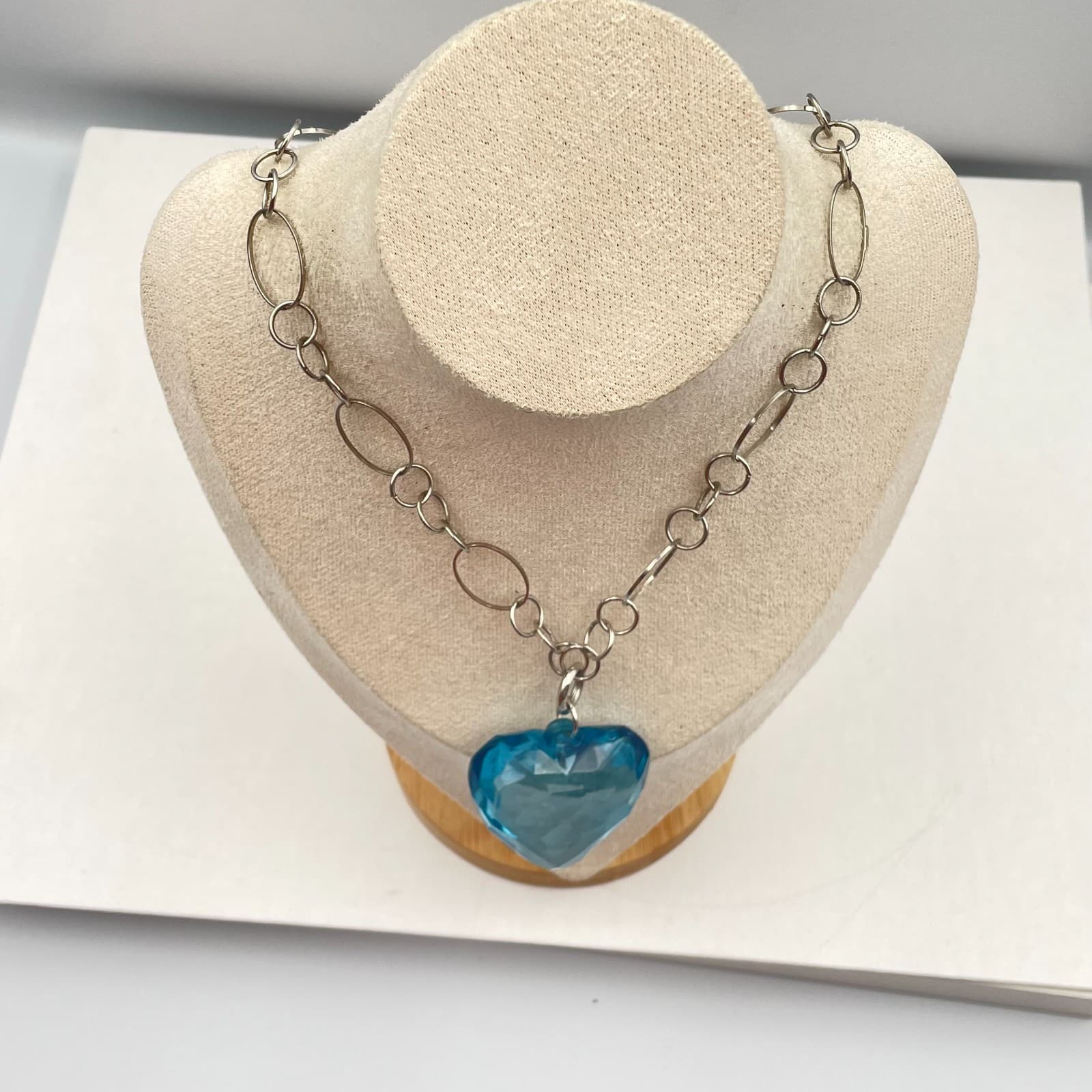 Vintage Y2K Silver Tone Oval Link Chain Blue Heart Pendant Necklace Jewelry - Thumbnail 6