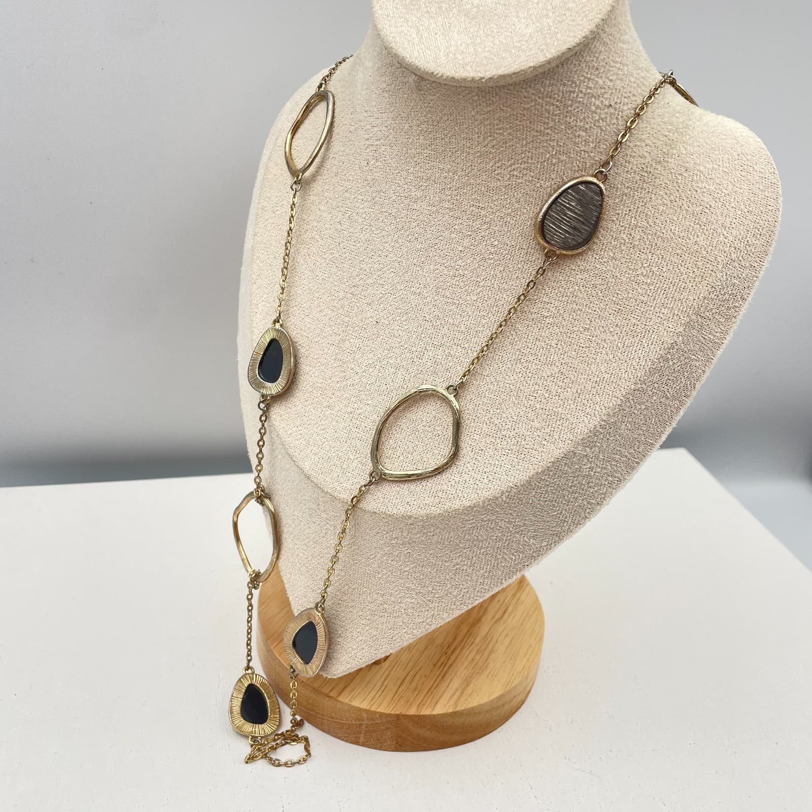 Vintage 90s Gold Tone Long Station Necklace Black Enamel Boho Classic Jewelry - Thumbnail 4