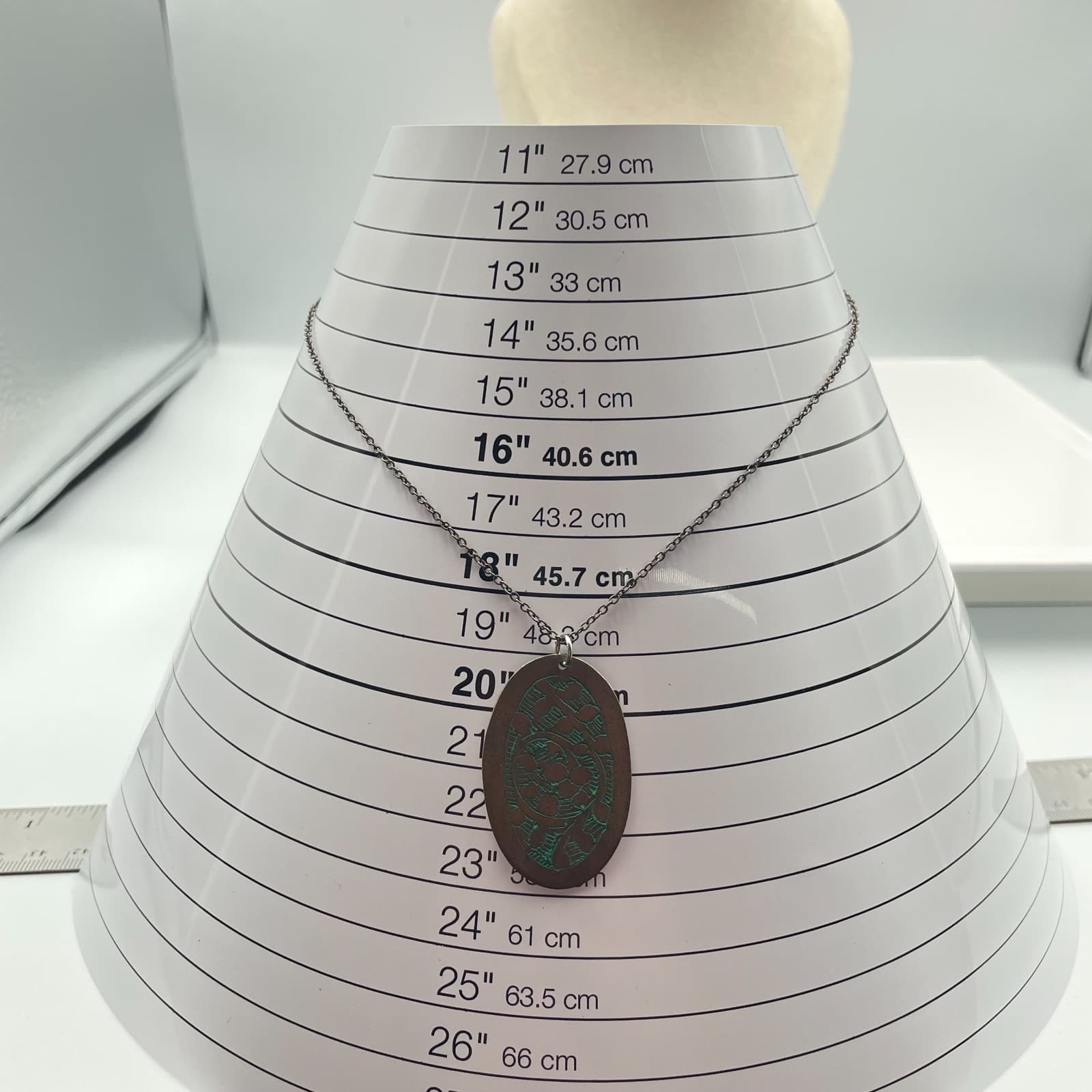 Vintage Y2K Copper Tone Etched Green Oval Pendant Necklace Boho Women's Jewelry - Thumbnail 8