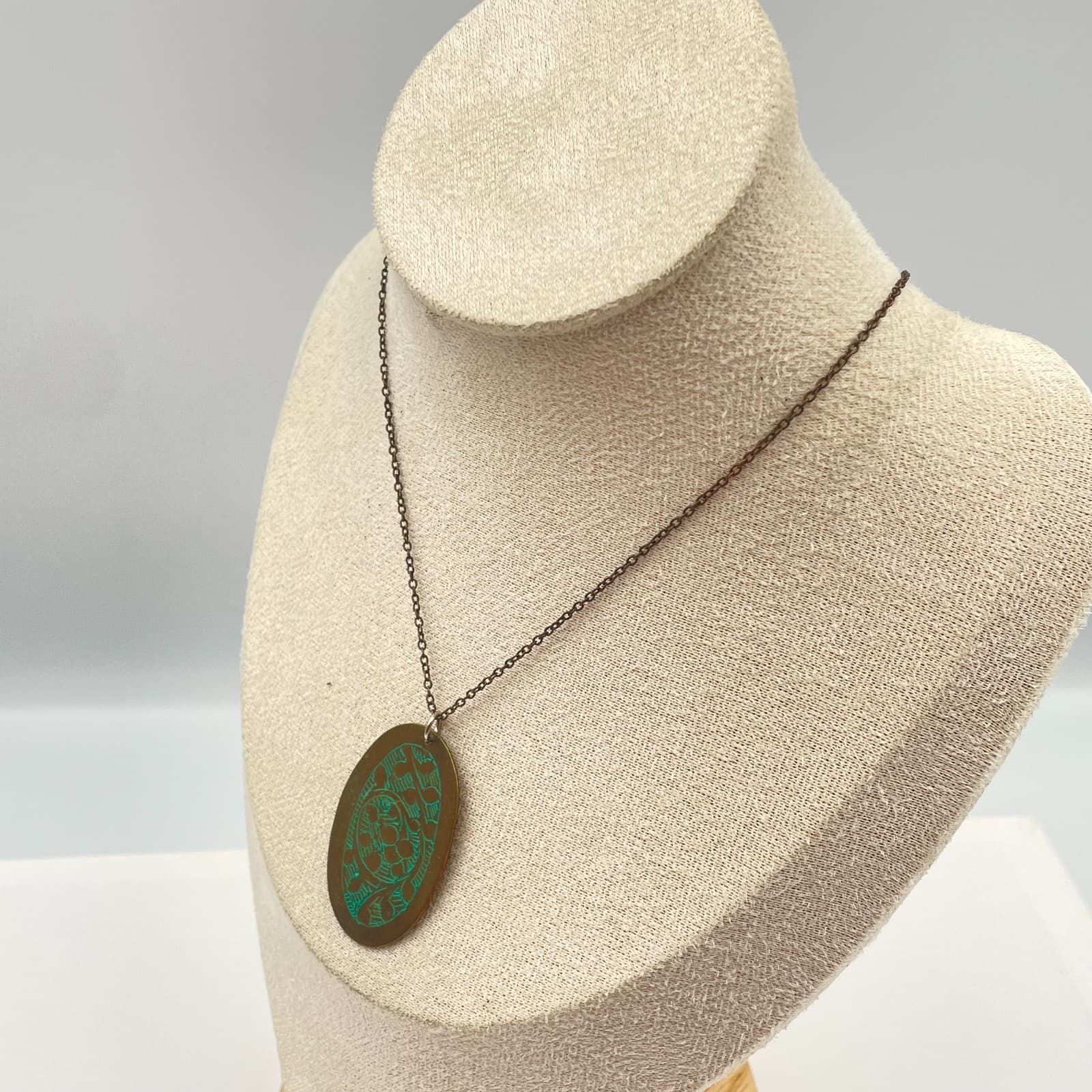 Vintage Y2K Copper Tone Etched Green Oval Pendant Necklace Boho Women's Jewelry - Thumbnail 5