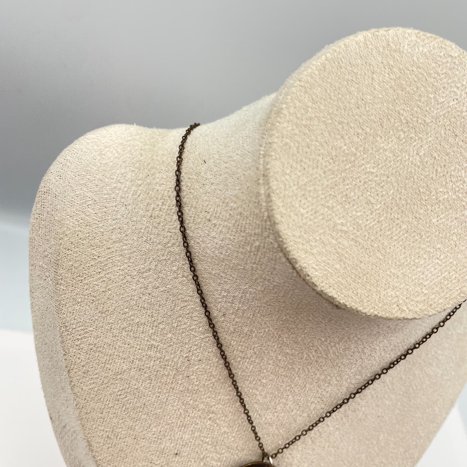 Vintage Y2K Copper Tone Etched Green Oval Pendant Necklace Boho Women's Jewelry - Thumbnail 3