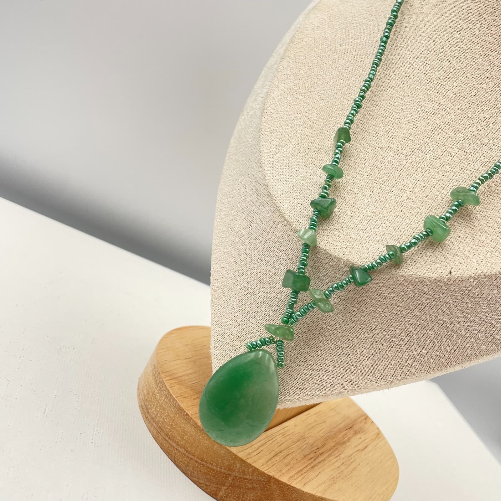 Vintage 90s Green Aventurine Glass Bead Pendant Necklace Boho Fashion Jewelry - Thumbnail 6