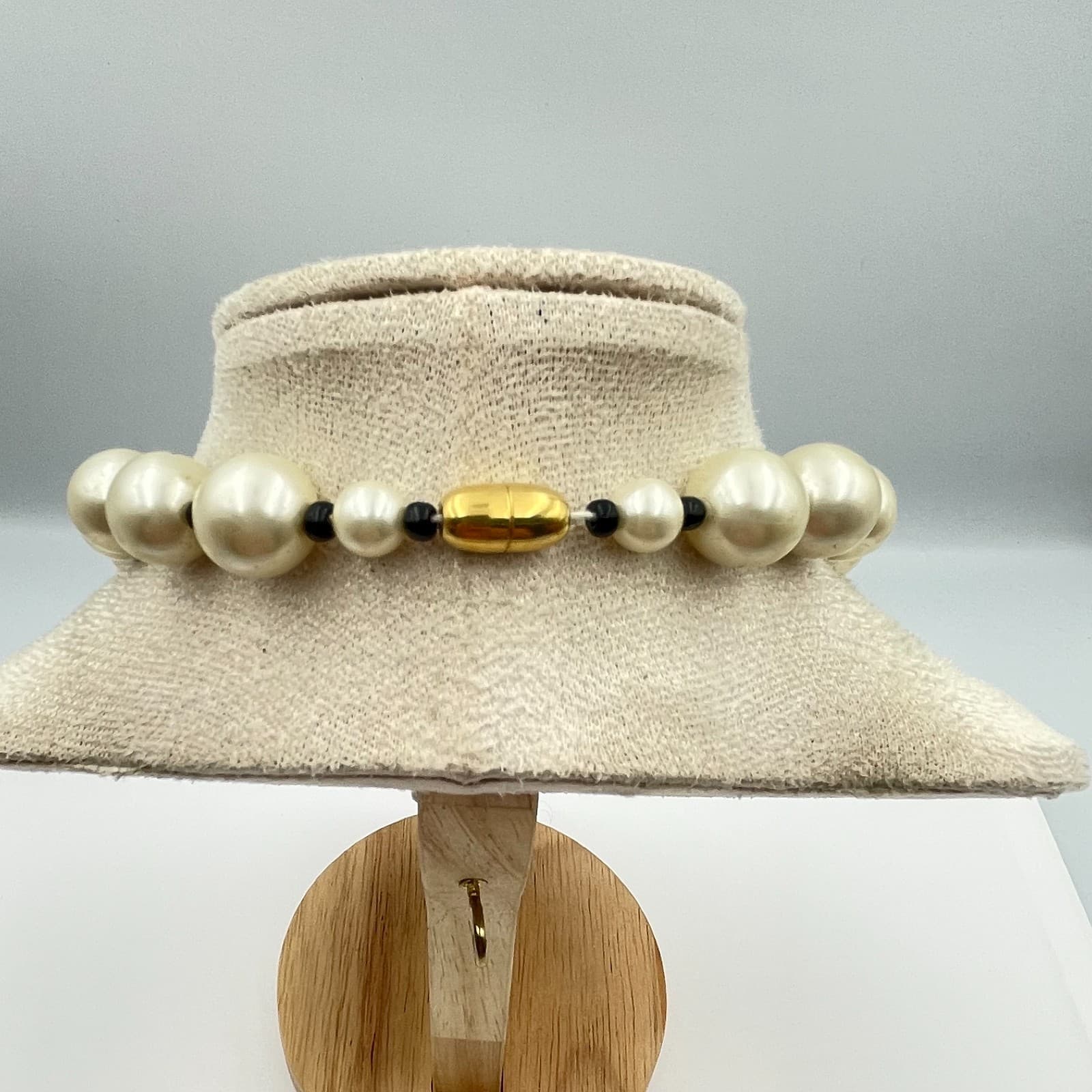 Vintage 90s Gold-Tone Faux Pearl Necklace Black Beaded Women's Classic Retro - Thumbnail 7