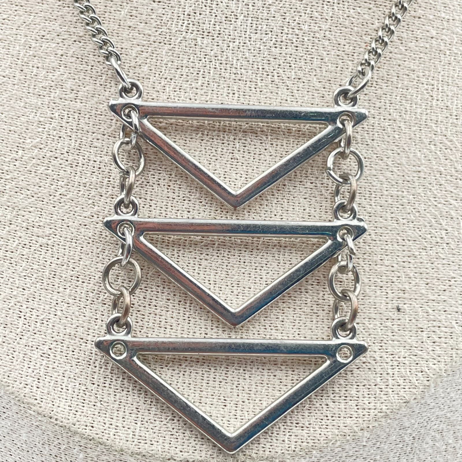 Vintage 90s Silver Tone Geometric Triple Triangle Tiered Pendant Necklace Modern - Thumbnail 4