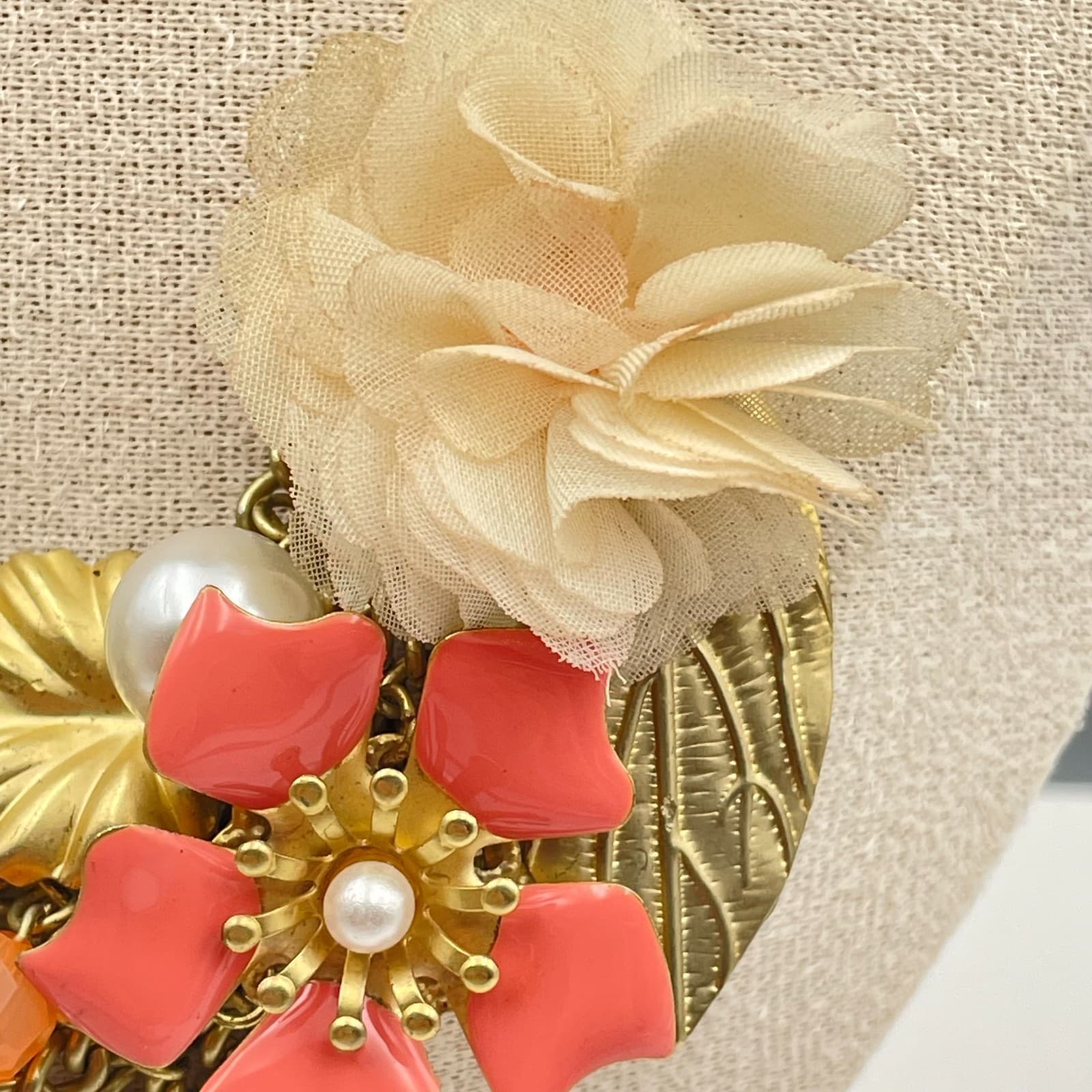 Vintage 90s Robert Rose Floral Bib Necklace Gold Tone Glass Pearl Coral Pink - Thumbnail 4