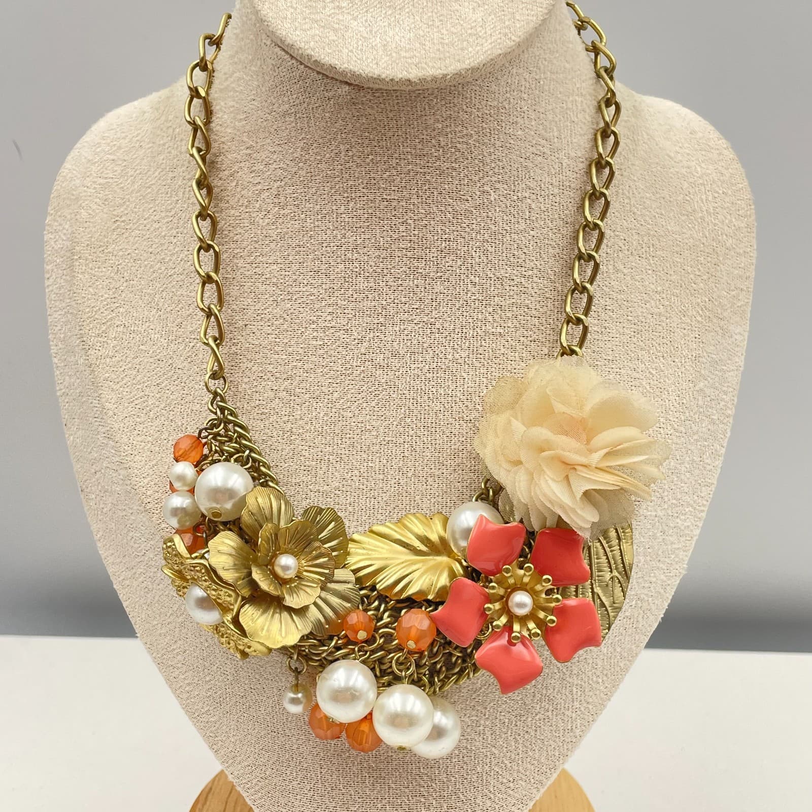 Vintage 90s Robert Rose Floral Bib Necklace Gold Tone Glass Pearl Coral Pink - Thumbnail 2