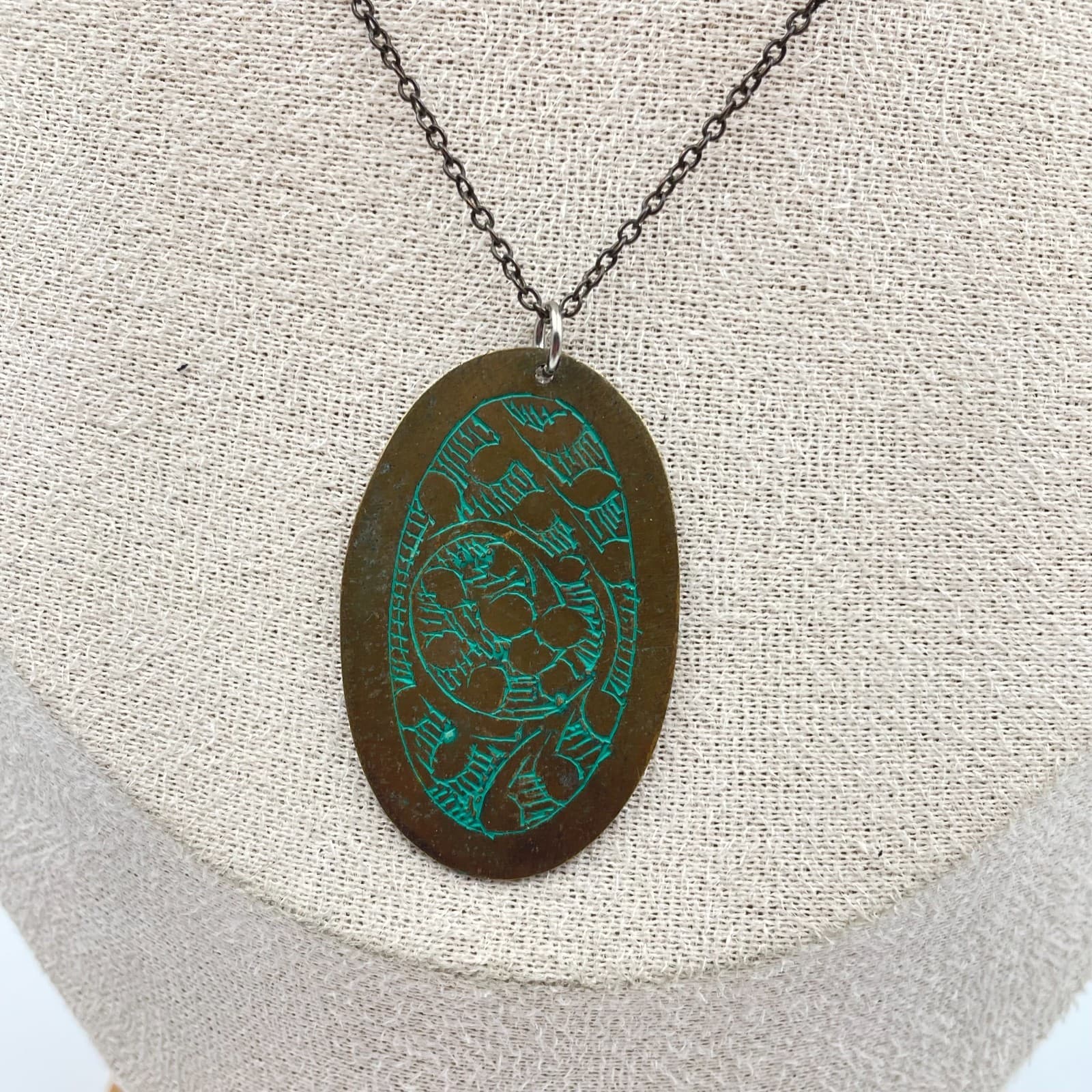 Vintage Y2K Copper Tone Etched Green Oval Pendant Necklace Boho Women's Jewelry - Thumbnail 4