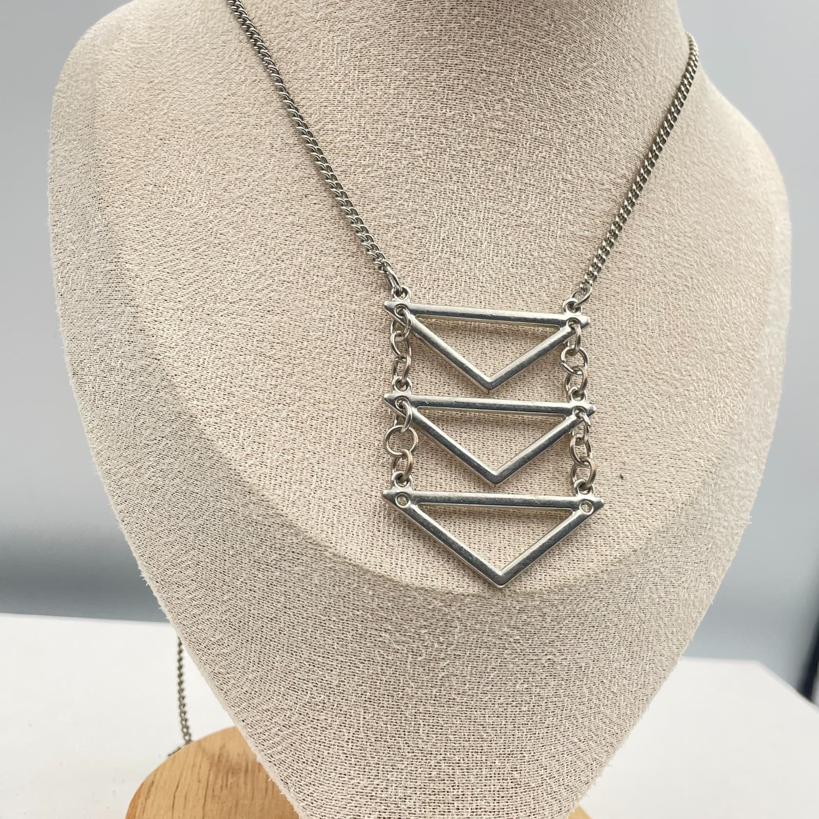 Vintage 90s Silver Tone Geometric Triple Triangle Tiered Pendant Necklace Modern - Thumbnail 3