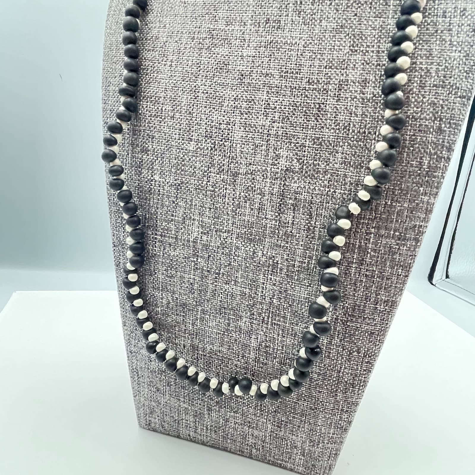 Vintage 90s Y2K Black White Matte Bead Necklace Boho Women's Classic Jewelry - Thumbnail 4