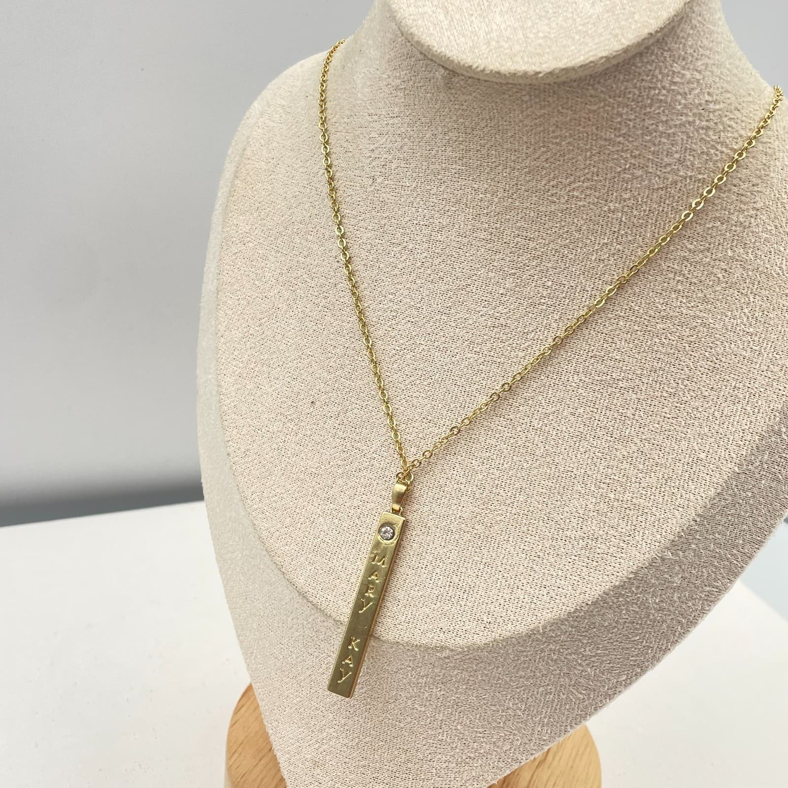 Vintage 90s Mary Kay Gold Tone Vertical Bar Pendant Necklace Clear Glass Jewelry - Thumbnail 4