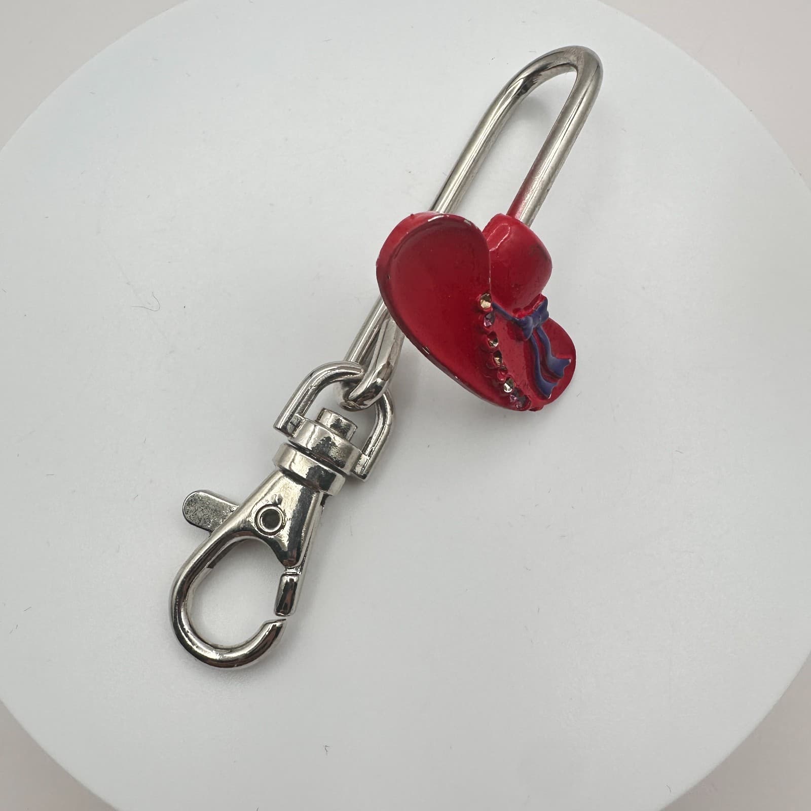Vintage 90s Silver Tone Red Hat Society Purse Hook Key Finder Enamel Glass - Thumbnail 2