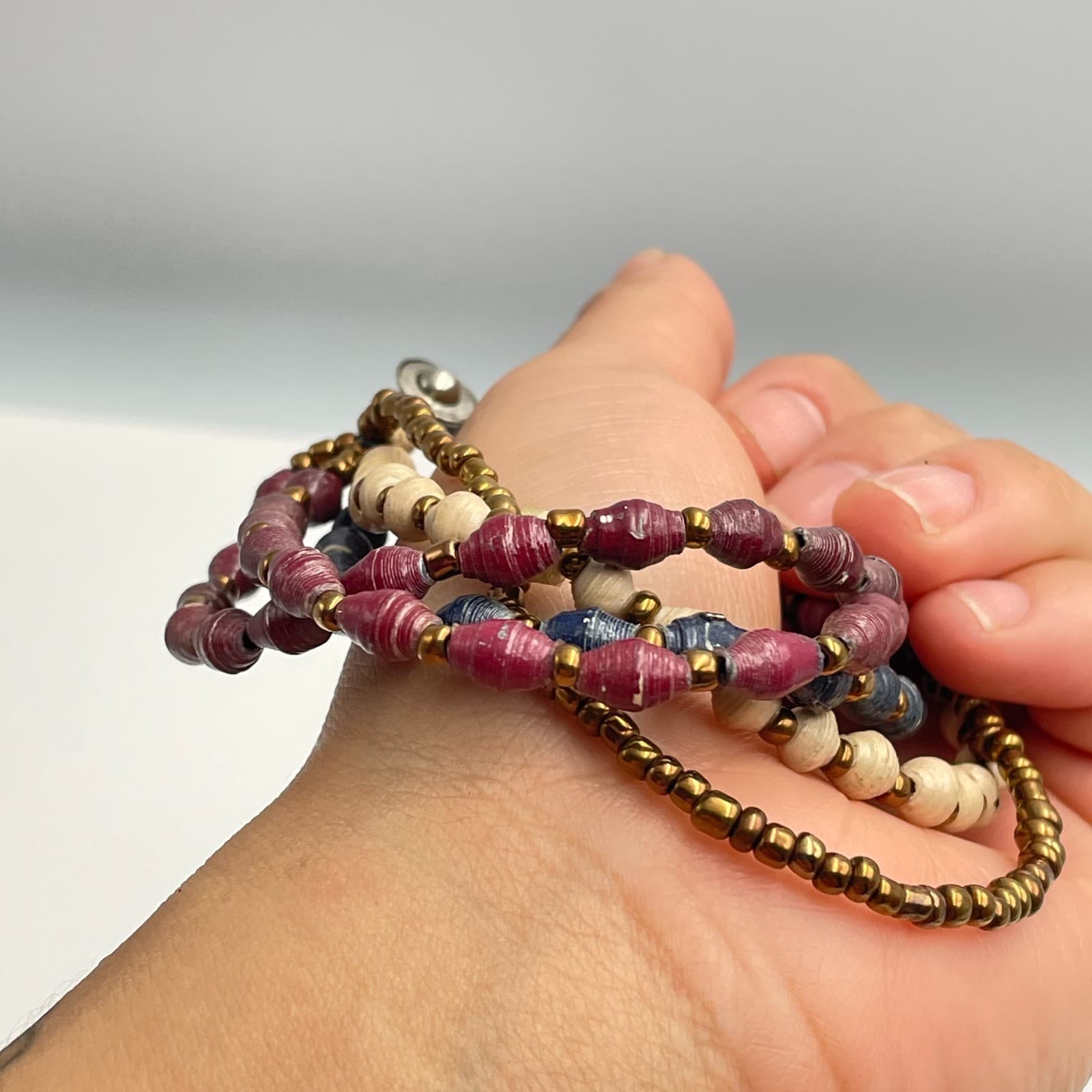 Vintage 90s Multi-Strand Paper Bead Bracelet Gold Tone Classic Boho Jewelry - Thumbnail 8