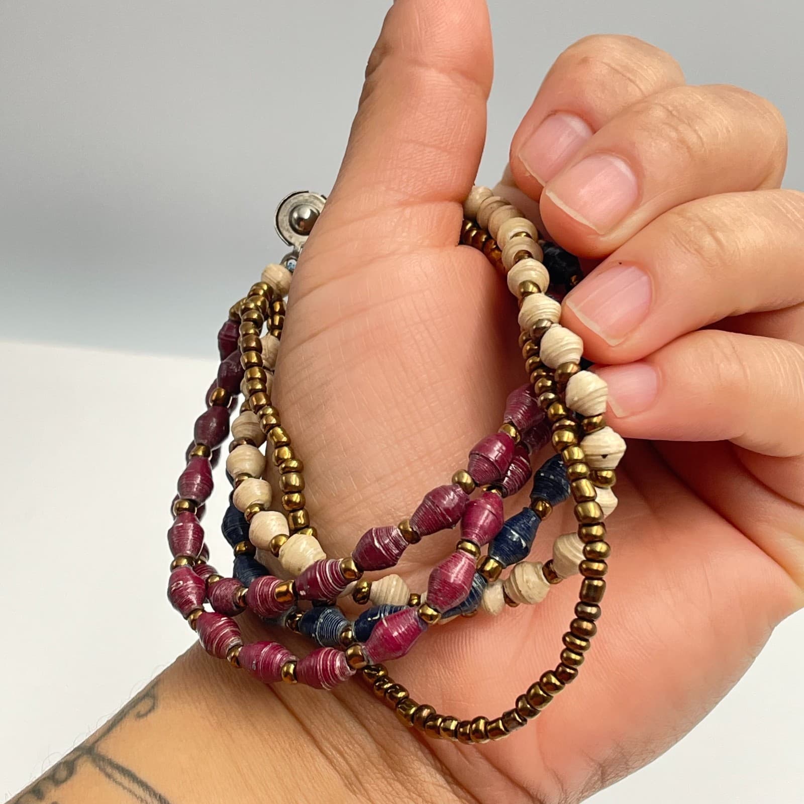 Vintage 90s Multi-Strand Paper Bead Bracelet Gold Tone Classic Boho Jewelry - Thumbnail 7