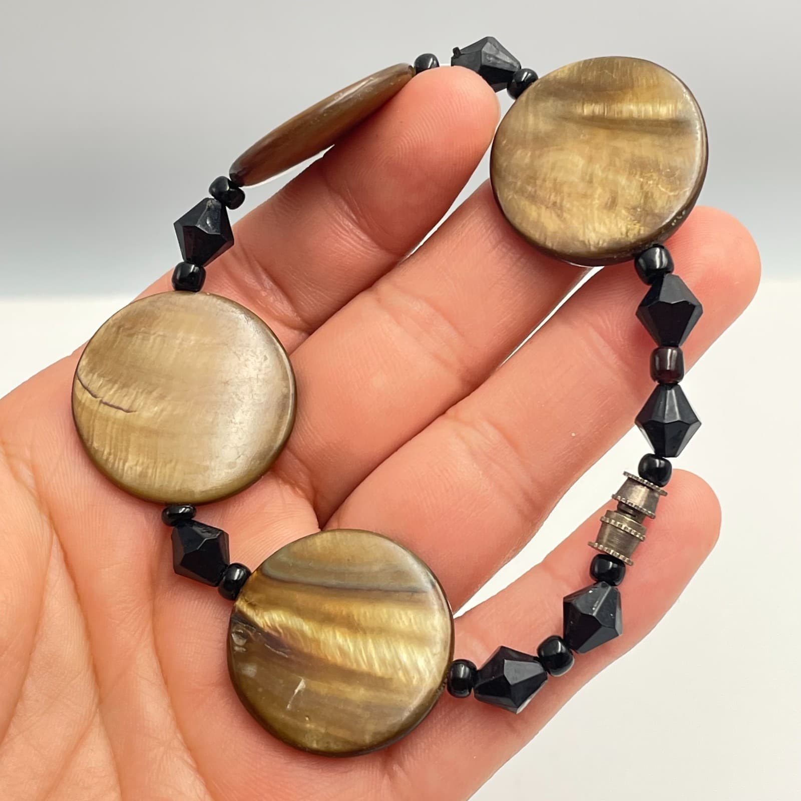 Vintage 90s Brown Shell & Black Glass Bead Bracelet Boho Earthy Minimalist - Thumbnail 5