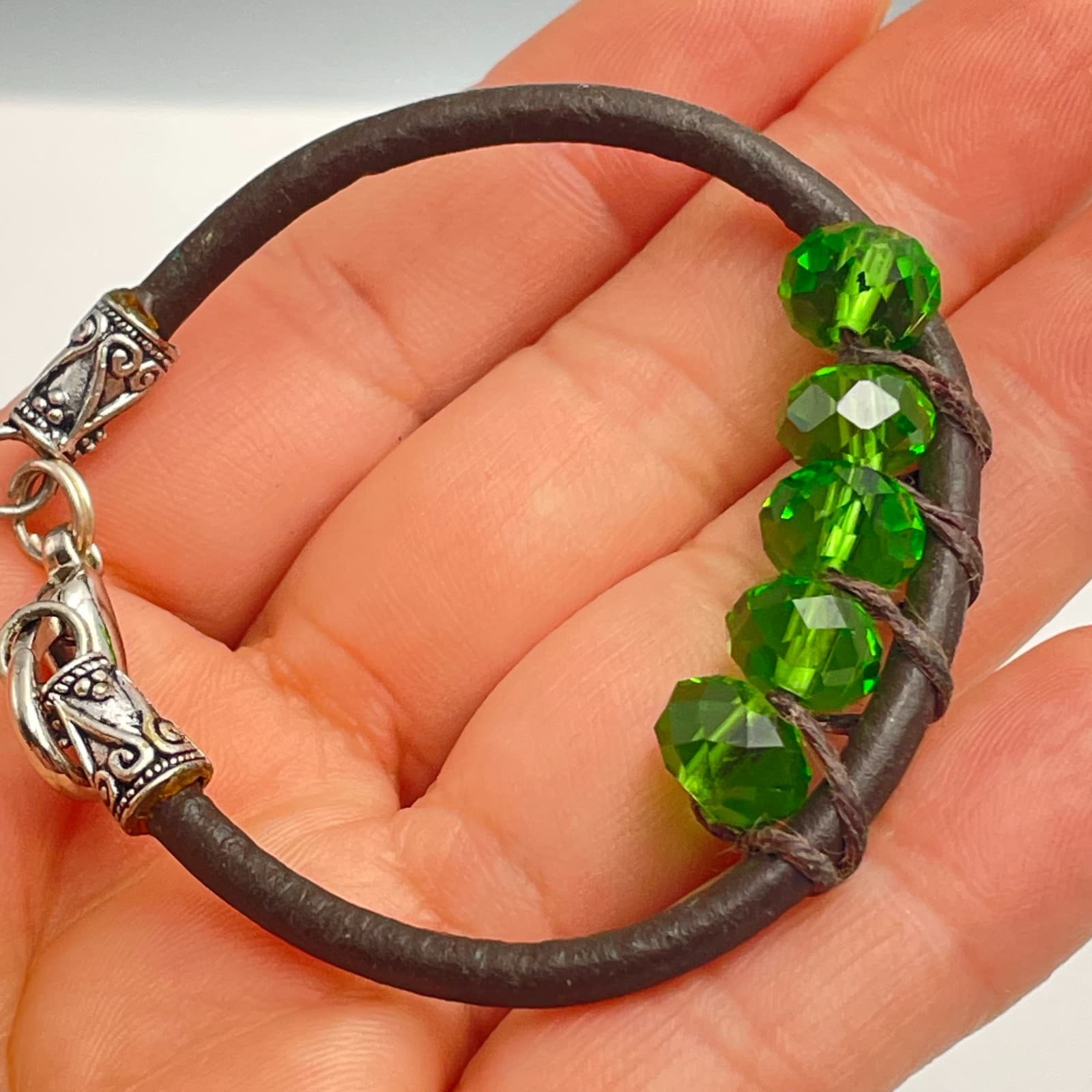 Vintage 90s Brown Leather Cord Bracelet Green Glass Beads Boho Silver Tone - Thumbnail 6