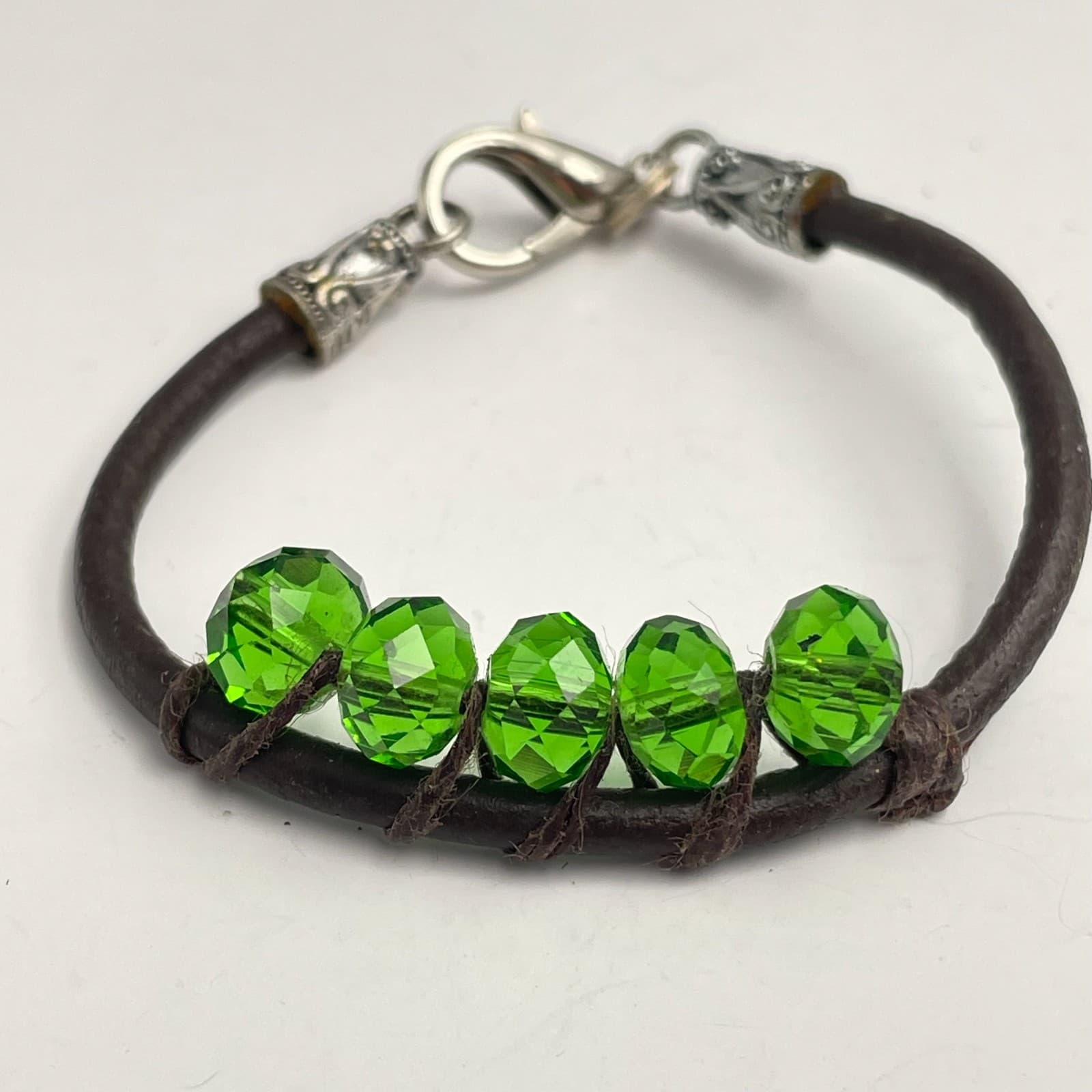 Vintage 90s Brown Leather Cord Bracelet Green Glass Beads Boho Silver Tone - Thumbnail 2