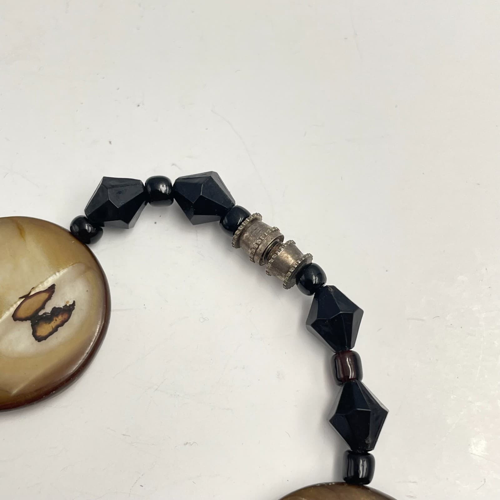 Vintage 90s Brown Shell & Black Glass Bead Bracelet Boho Earthy Minimalist - Thumbnail 3