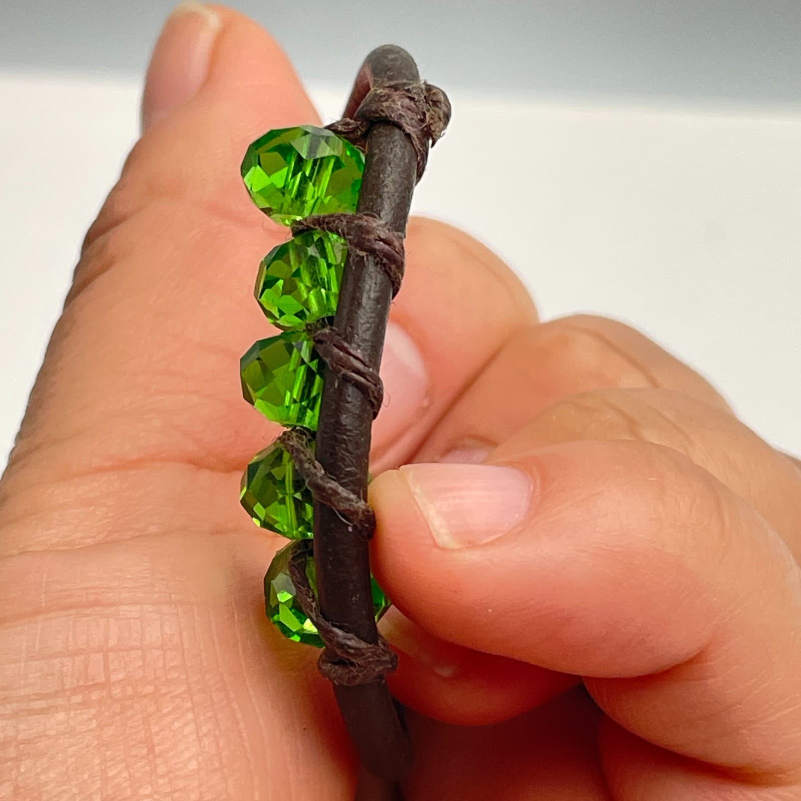 Vintage 90s Brown Leather Cord Bracelet Green Glass Beads Boho Silver Tone - Thumbnail 7