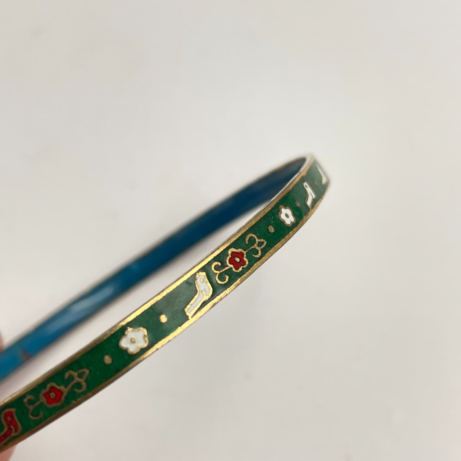 Vintage 80s Green Floral Enamel Bangle Bracelet Gold Tone Boho Fashion Jewelry - Thumbnail 3