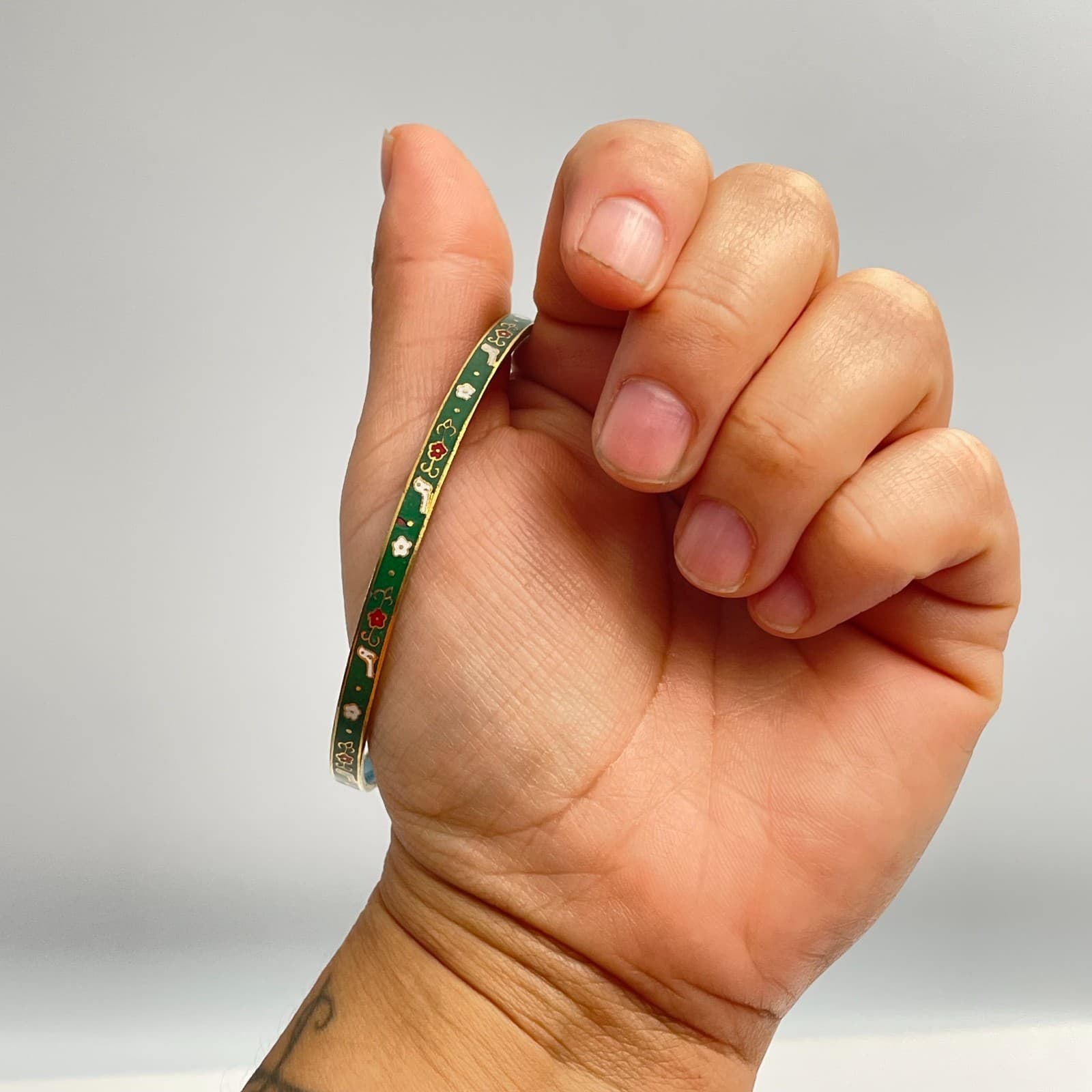 Vintage 80s Green Floral Enamel Bangle Bracelet Gold Tone Boho Fashion Jewelry - Thumbnail 7