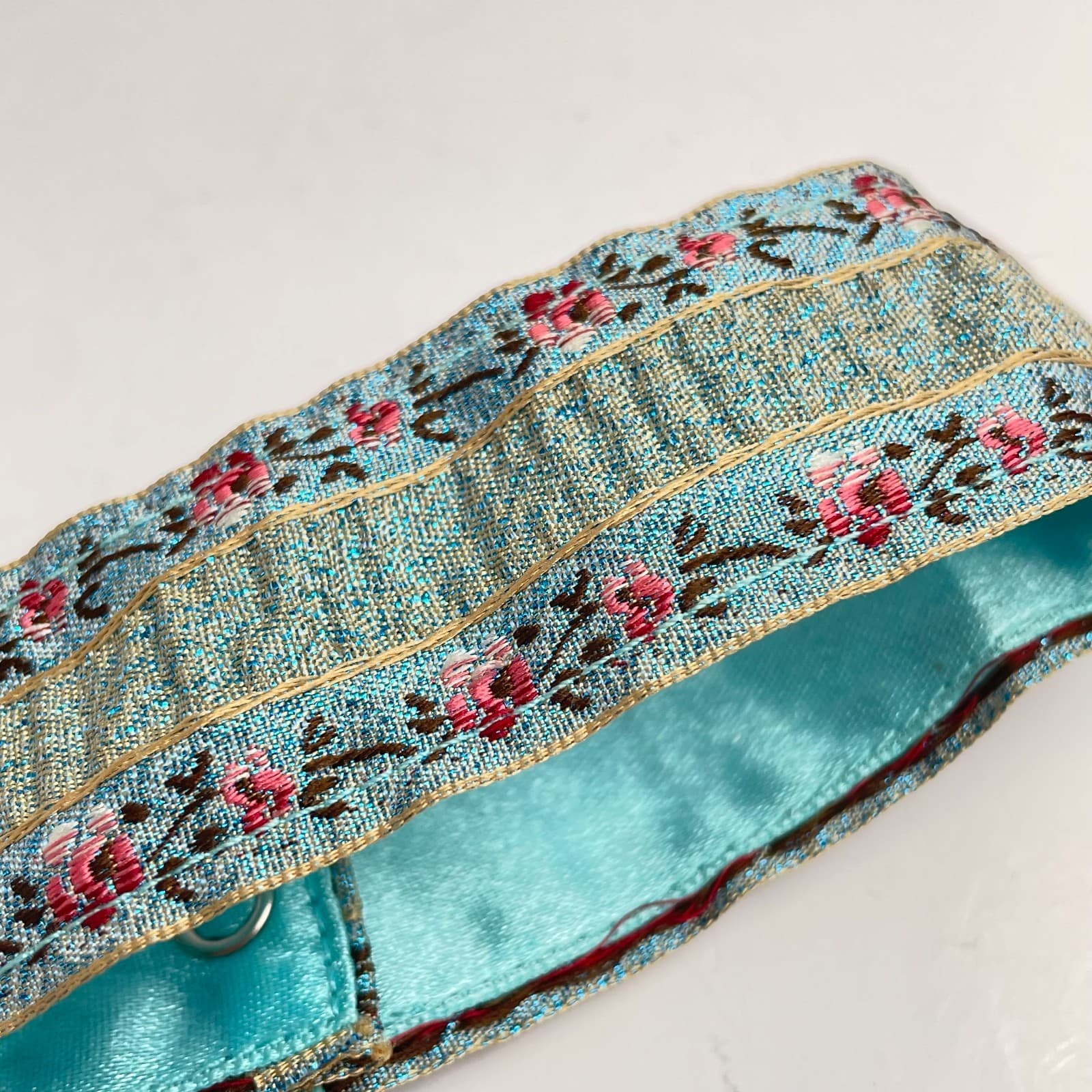 Vintage 90s Embroidered Floral Ribbon Bracelet Classic Boho Fashion Jewelry - Thumbnail 3