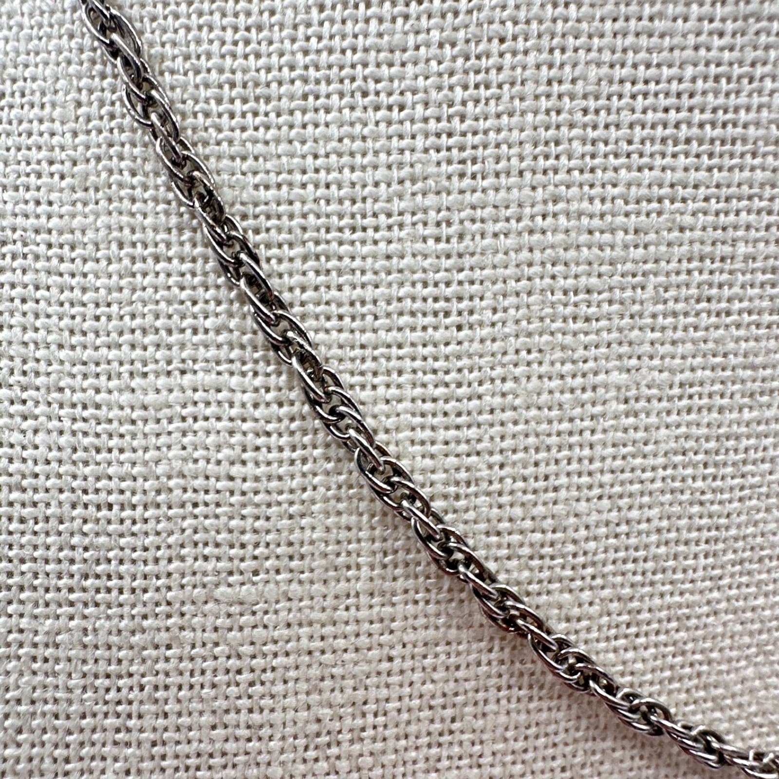 Vintage 90s Silver Tone Twisted Rope Chain Necklace Minimalist Fashion Jewelry - Thumbnail 3