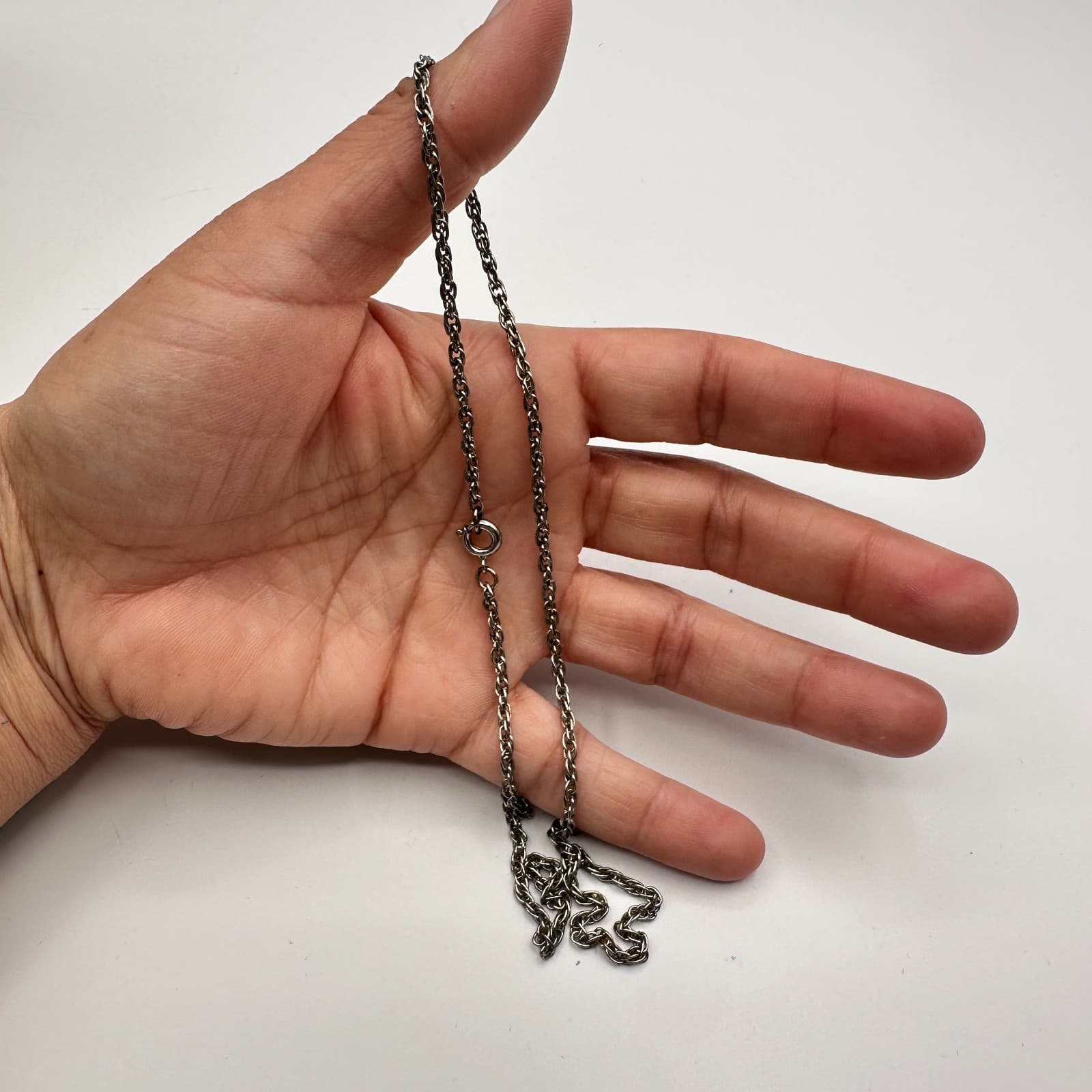 Vintage 90s Silver Tone Twisted Rope Chain Necklace Minimalist Fashion Jewelry - Thumbnail 5